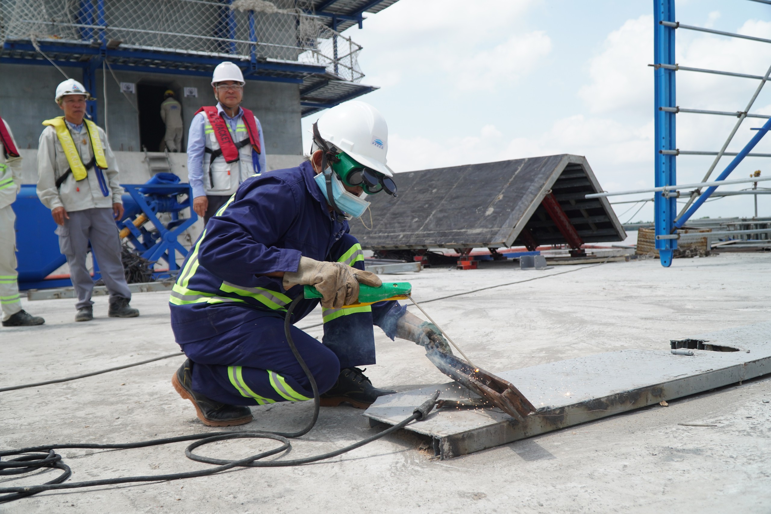 Th&ocirc;ng xe cầu Đại Ng&atilde;i 2, người d&acirc;n ng&oacute;ng tr&ocirc;ng cầu Đại Ng&atilde;i 1 sớm ho&agrave;n th&agrave;nh - Ảnh 12.