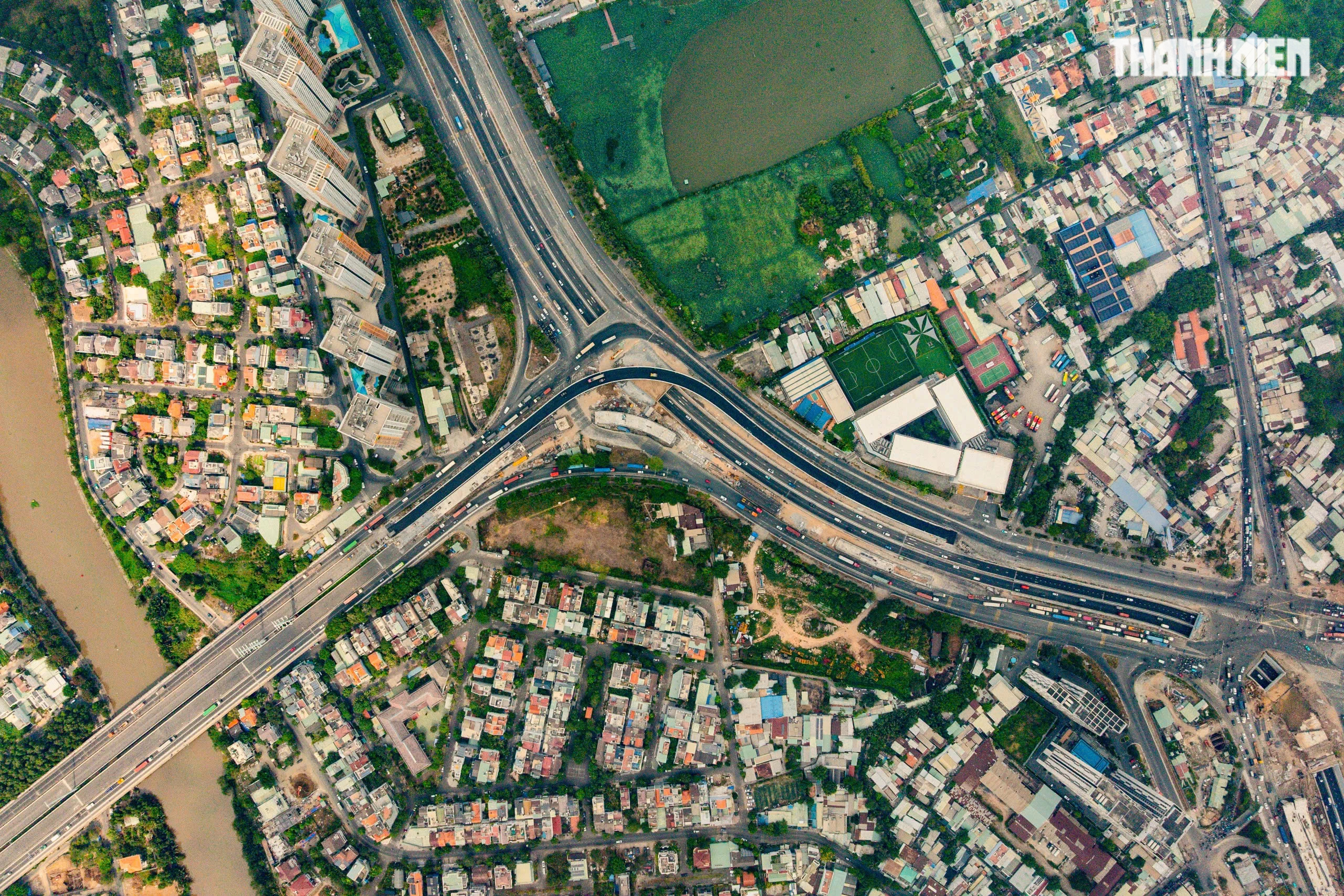 Cầu vượt n&uacute;t giao An Ph&uacute; hiện đại nhất TP.HCM th&ocirc;ng xe dịp 30.4- Ảnh 13.