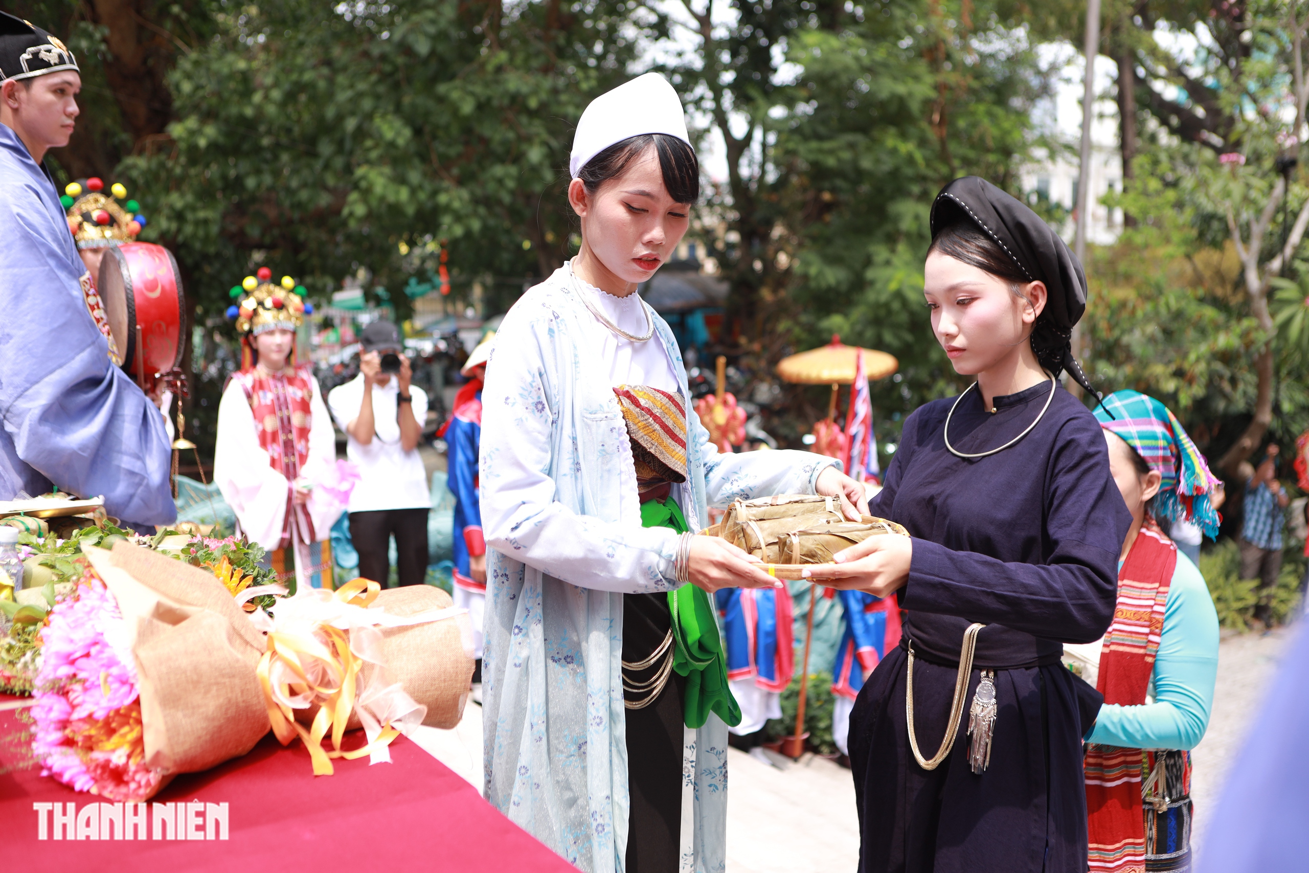 Giỗ tổ H&ugrave;ng Vương: 600 người diễu h&agrave;nh Việt phục trong Thảo Cầm Vi&ecirc;n S&agrave;i G&ograve;n - Ảnh 11.