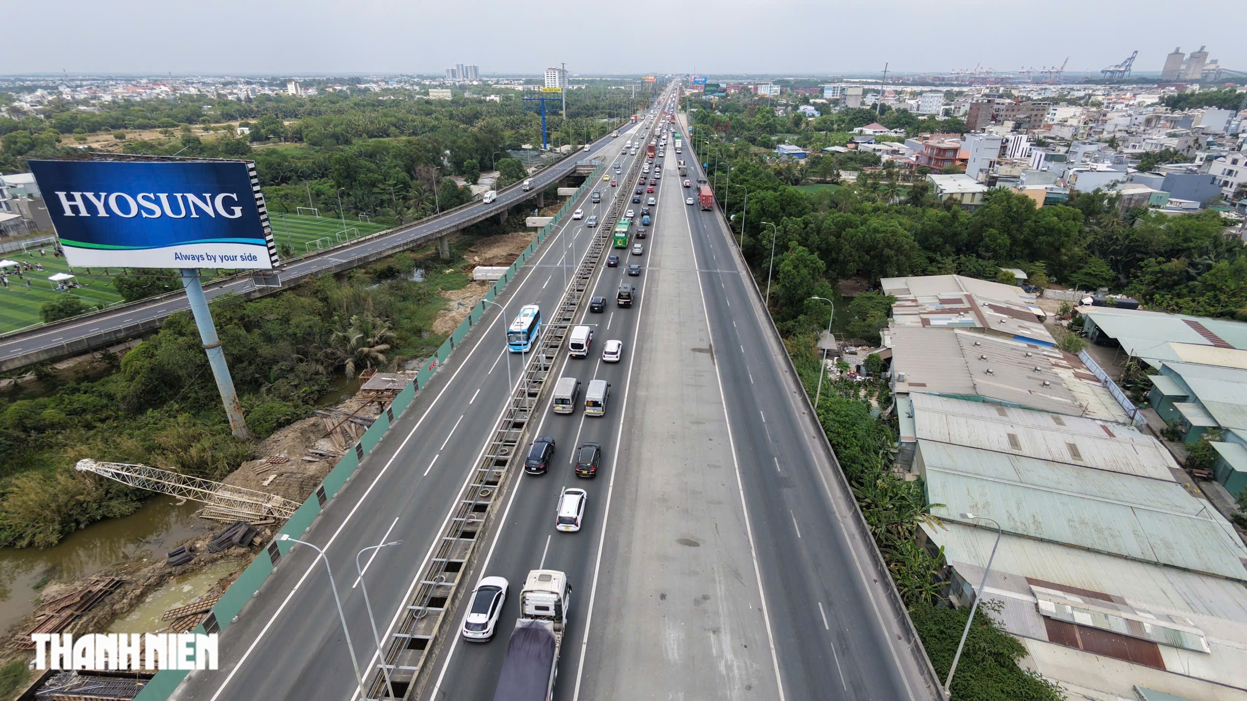 Giỗ tổ H&ugrave;ng Vương: Cao tốc TP.HCM - Long Th&agrave;nh - Dầu Gi&acirc;y đ&ocirc;ng nghẹt xe - Ảnh 1.