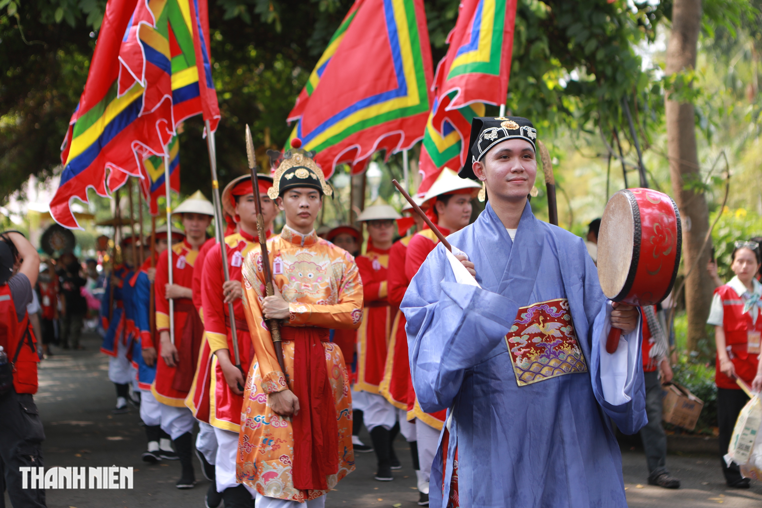 Giỗ tổ H&ugrave;ng Vương: 600 người diễu h&agrave;nh Việt phục trong Thảo Cầm Vi&ecirc;n S&agrave;i G&ograve;n - Ảnh 2.
