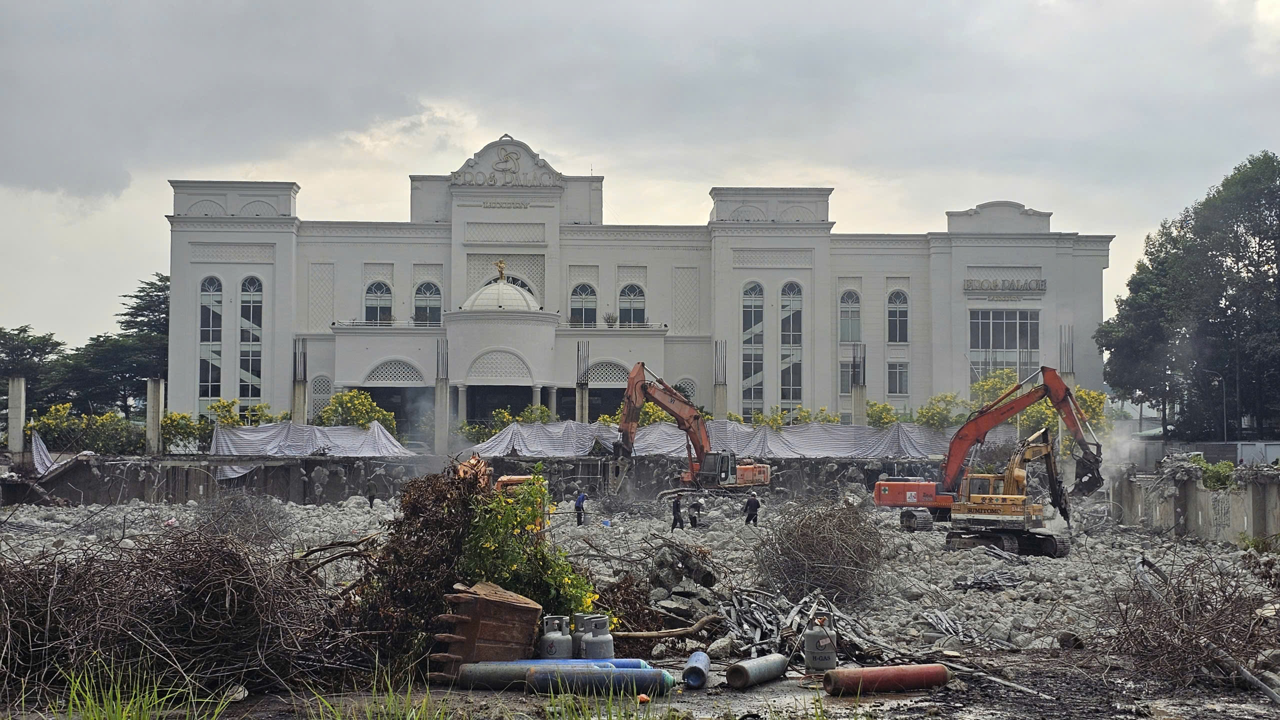 Chủ tịch Đồng Nai đốc th&uacute;c tiến độ xử l&yacute; 5 dự &aacute;n sai phạm- Ảnh 1.