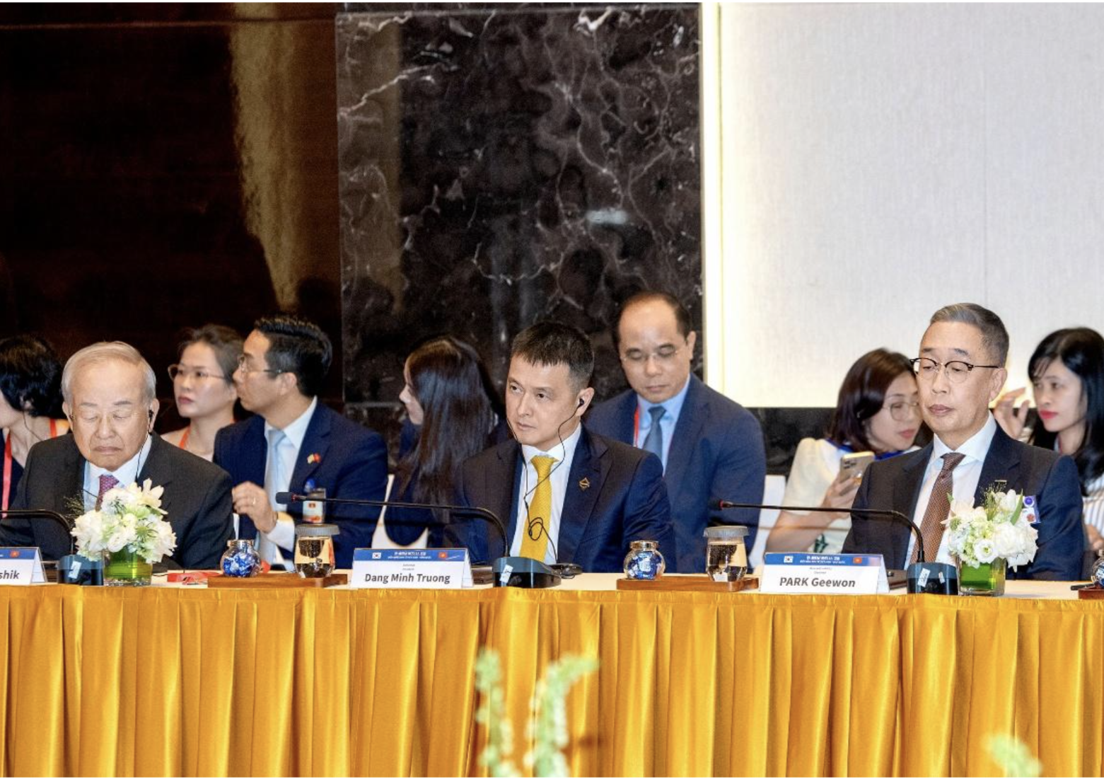 Thấy g&igrave; sau 'c&uacute; bắt tay' lịch sử 150 tỉ USD của Việt Nam - H&agrave;n Quốc? - Ảnh 2.