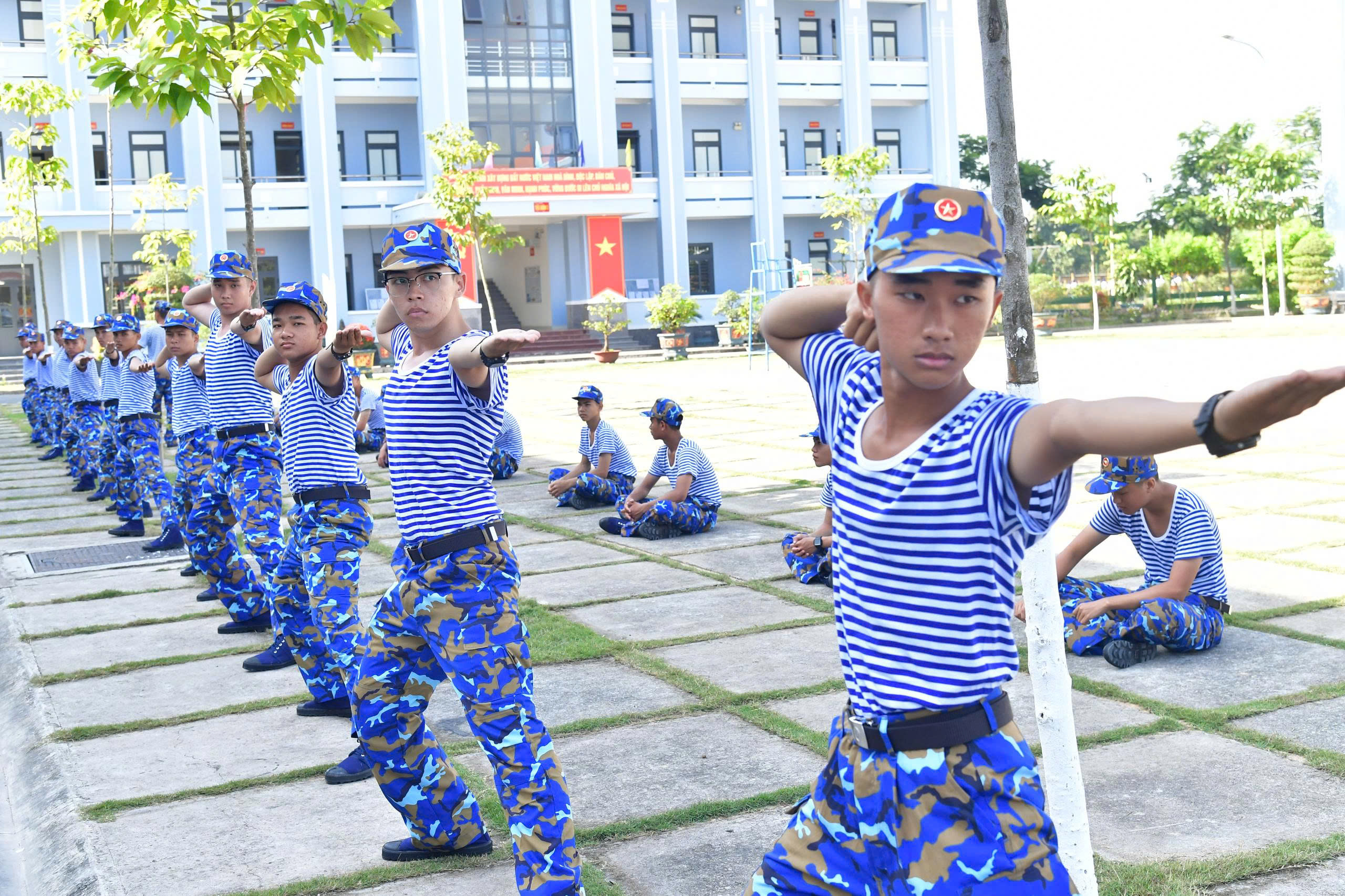 Thao trường của những người lính trẻ Vùng 2 Hải quân- Ảnh 3.