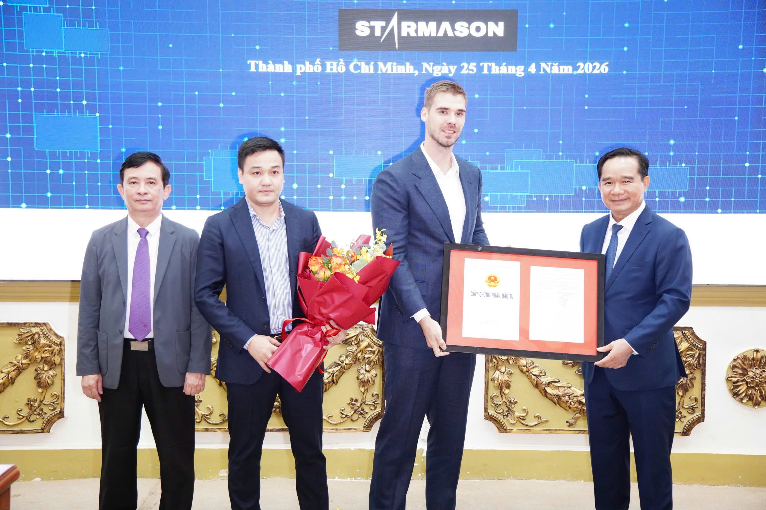 TP.HCM trao chứng nhận đăng ký đầu tư cho 4 'siêu' dự án công nghệ cao - Ảnh 3.