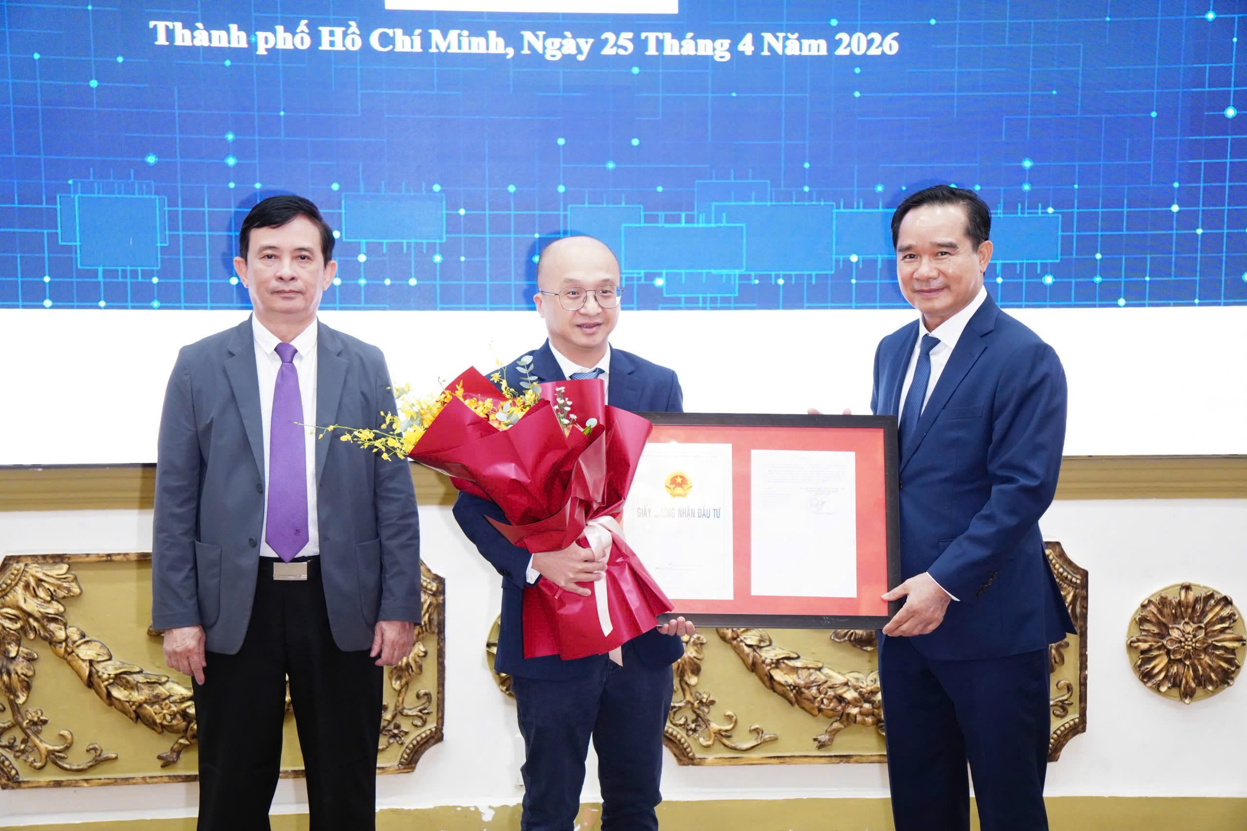 TP.HCM trao chứng nhận đăng ký đầu tư cho 4 'siêu' dự án công nghệ cao - Ảnh 1.