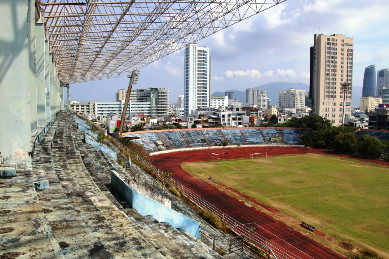 Cận &lsquo;chảo lửa&rsquo; s&acirc;n Chi Lăng hot nhất một thời ở Đ&agrave; Nẵng trước giờ 'xo&aacute; sổ' - Ảnh 23.