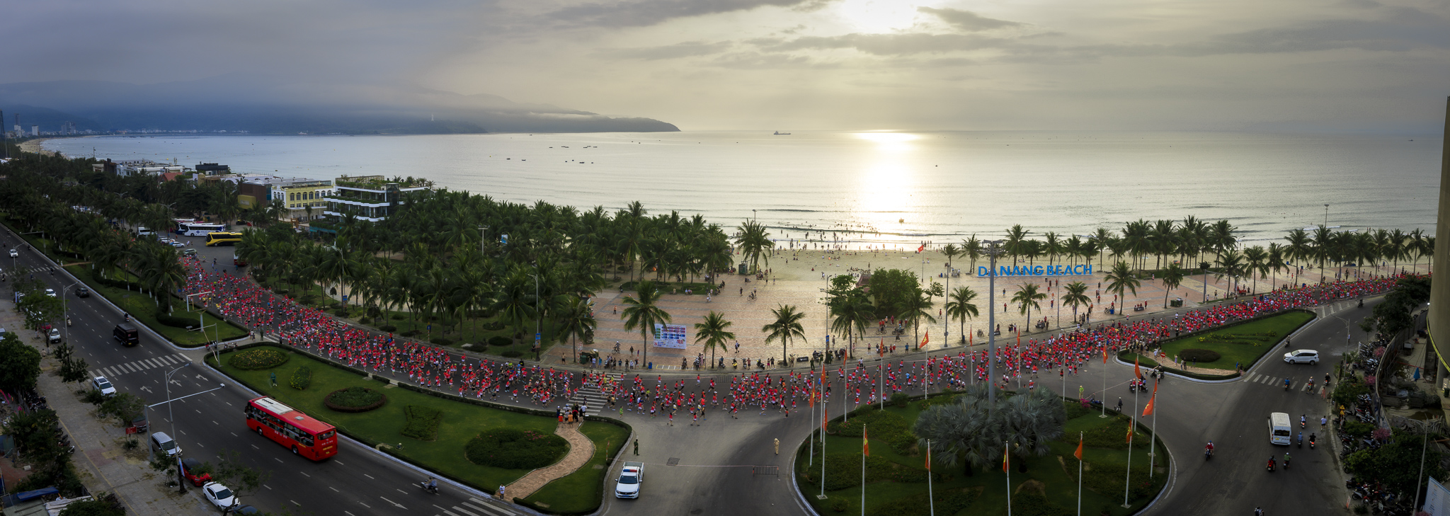 Gần 8.000 runner 'đổ bộ' Đ&agrave; Nẵng, AirAsia RedRun 2026 g&acirc;y sốt ngay m&ugrave;a đầu- Ảnh 4.