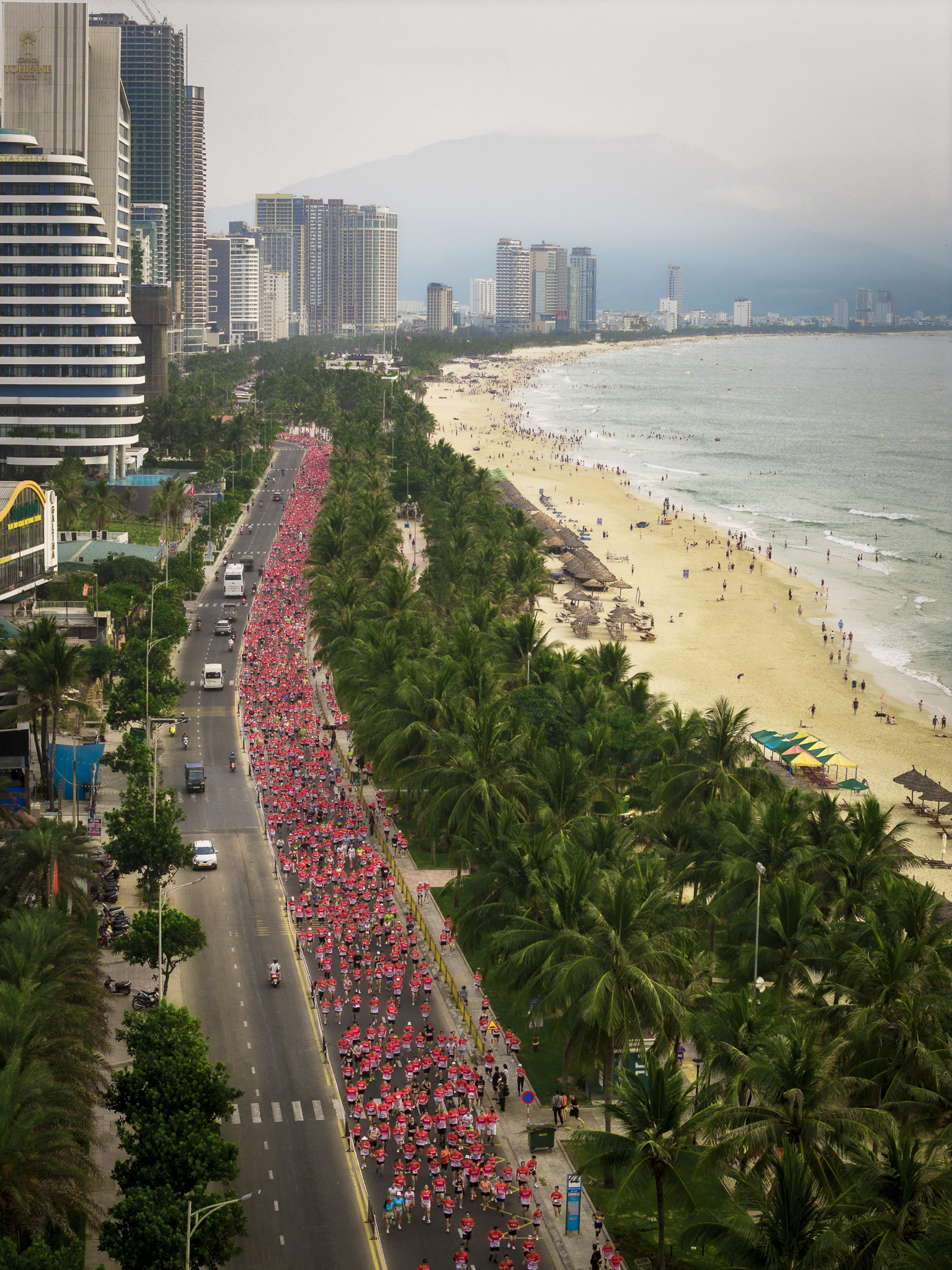 Gần 8.000 runner 'đổ bộ' Đ&agrave; Nẵng, AirAsia RedRun 2026 g&acirc;y sốt ngay m&ugrave;a đầu- Ảnh 10.