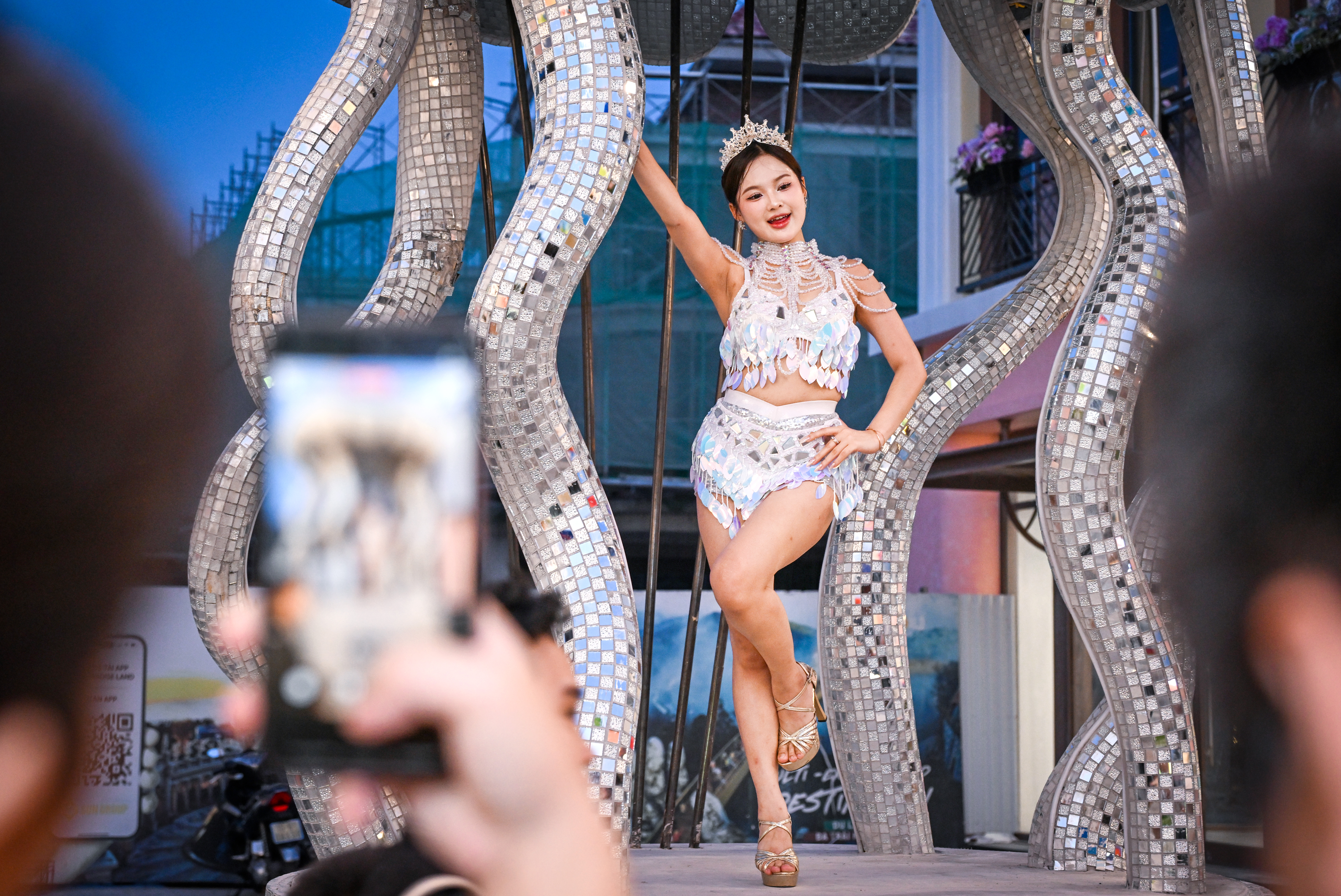 Cát Bà bùng nổ phố đêm- Ảnh 3.