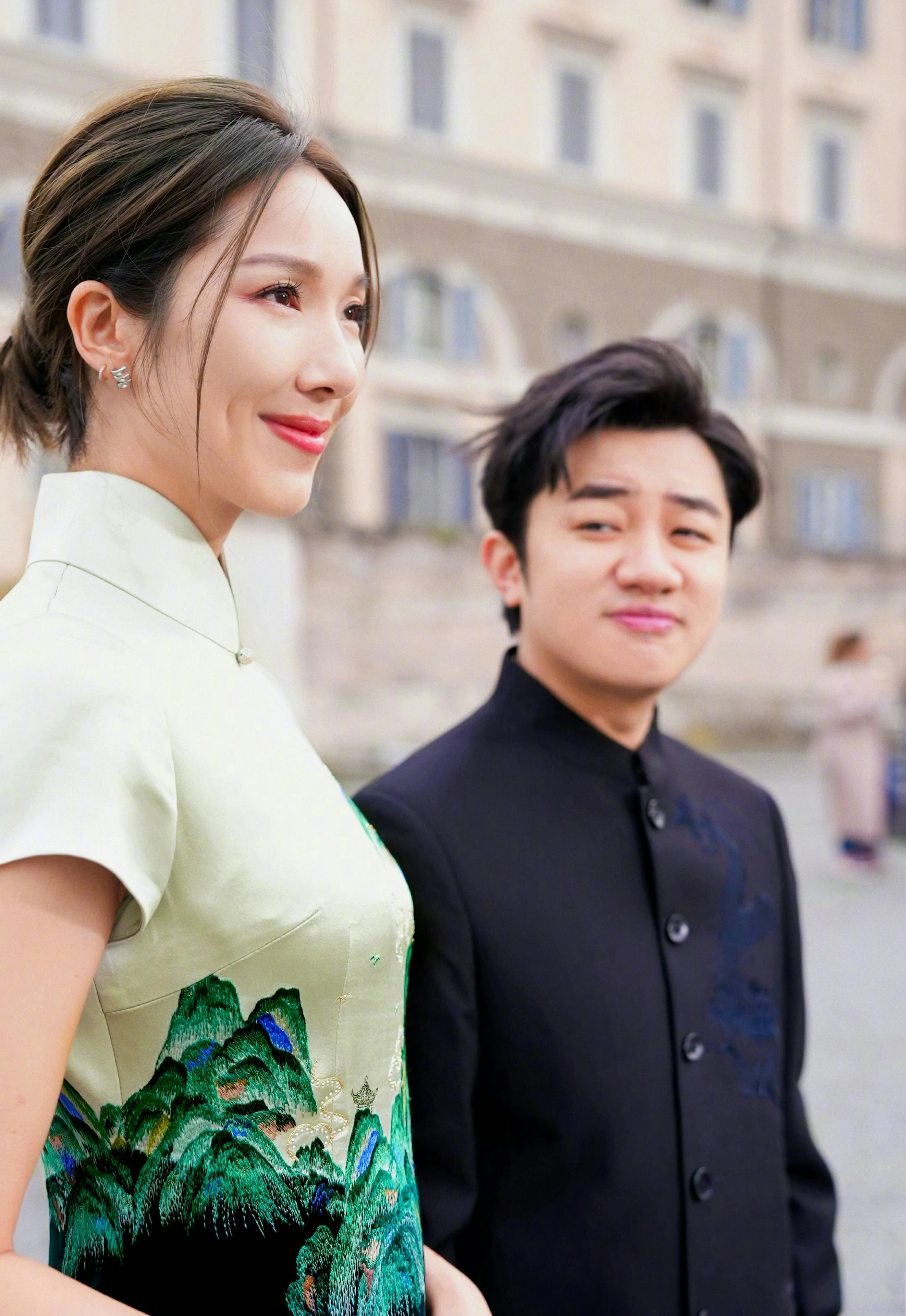 H&ocirc;n nh&acirc;n ngọt ng&agrave;o của 'ch&uacute; l&ugrave;n' Vương Tổ Lam v&agrave; vợ hoa hậu - Ảnh 4.