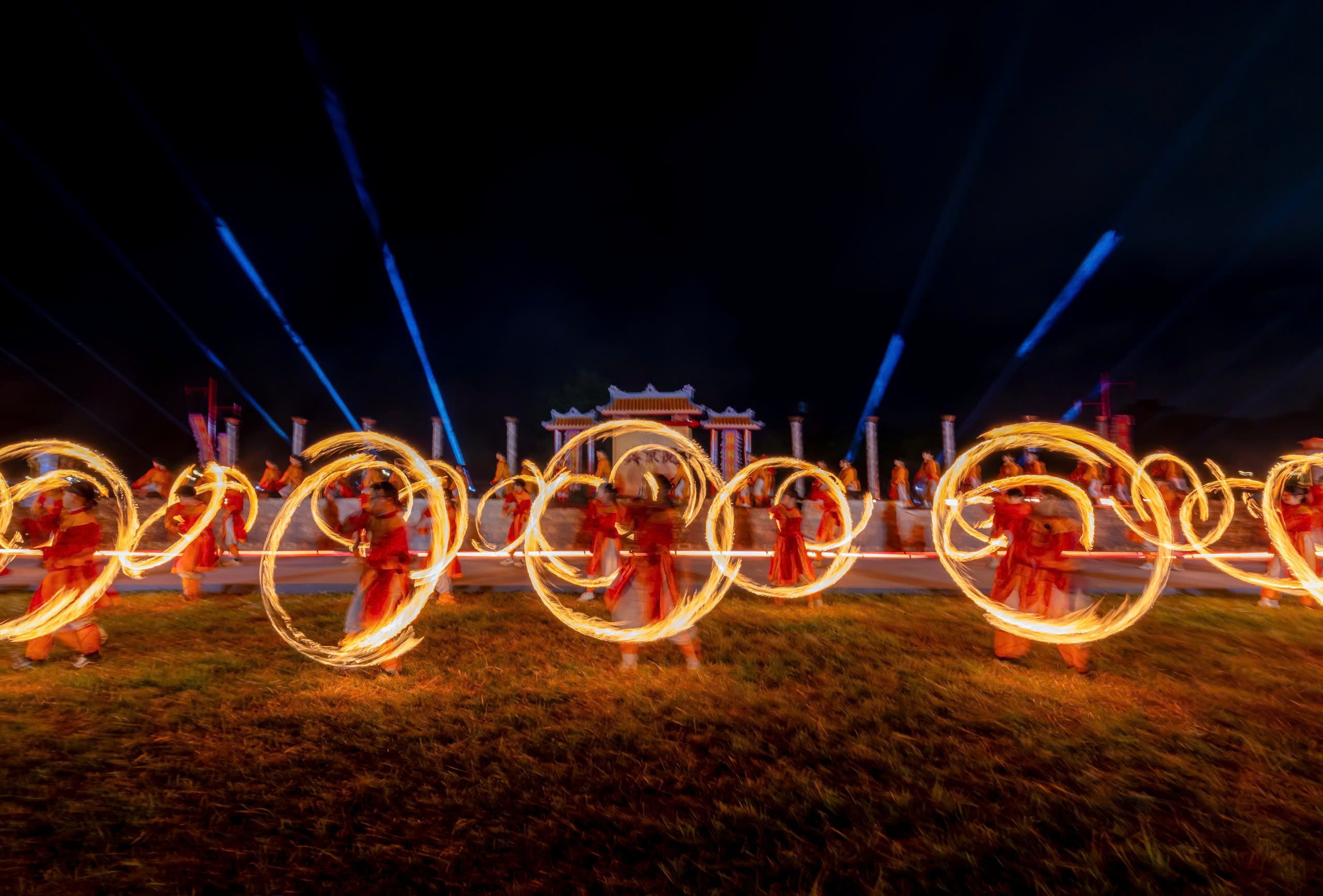 Đại nội Huế mở cửa miễn ph&iacute; đ&oacute;n du kh&aacute;ch chi&ecirc;m ngưỡng &lsquo;Ho&agrave;ng cung huyền ảo&rsquo;- Ảnh 5.