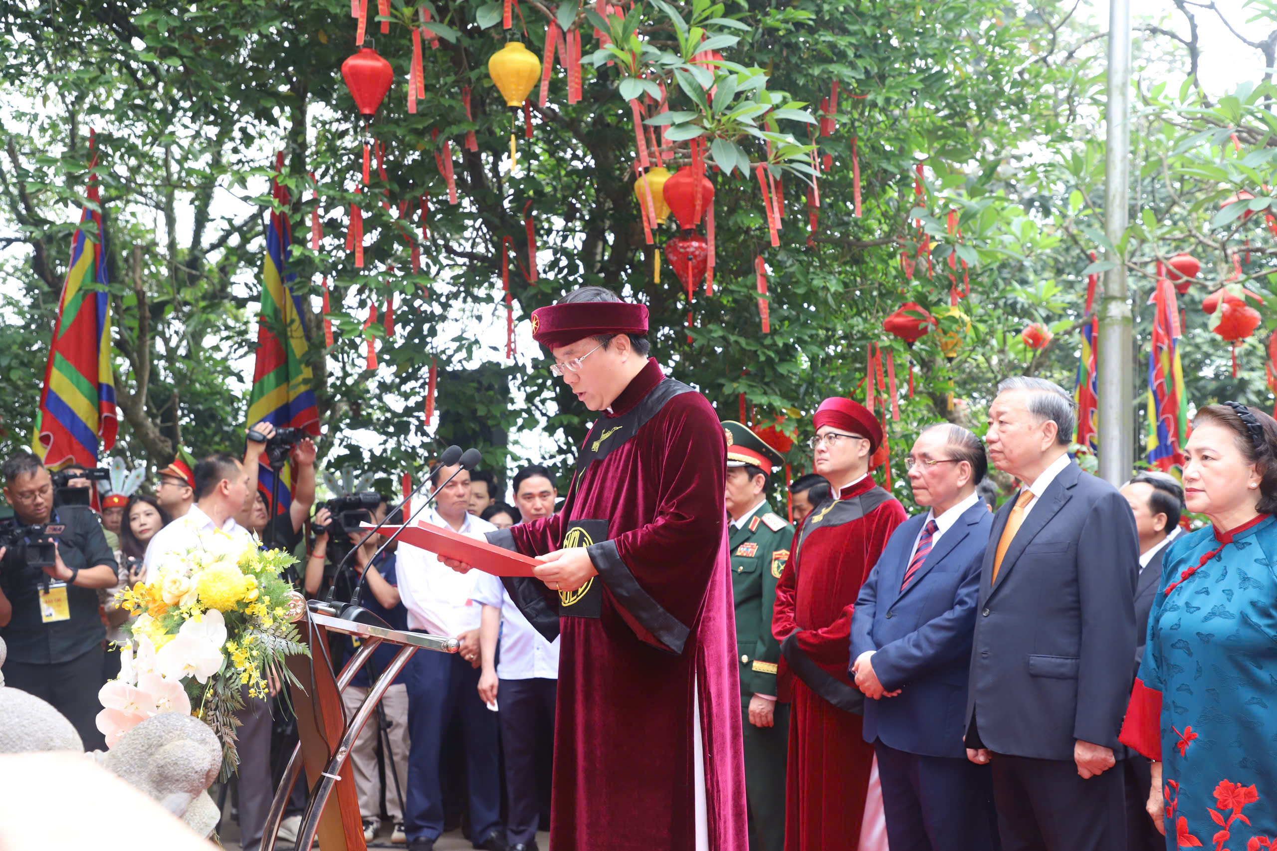 Tổng B&iacute; thư, Chủ tịch nước: 'Mọi đường lối, ch&iacute;nh s&aacute;ch phải hướng về nh&acirc;n d&acirc;n'- Ảnh 4.