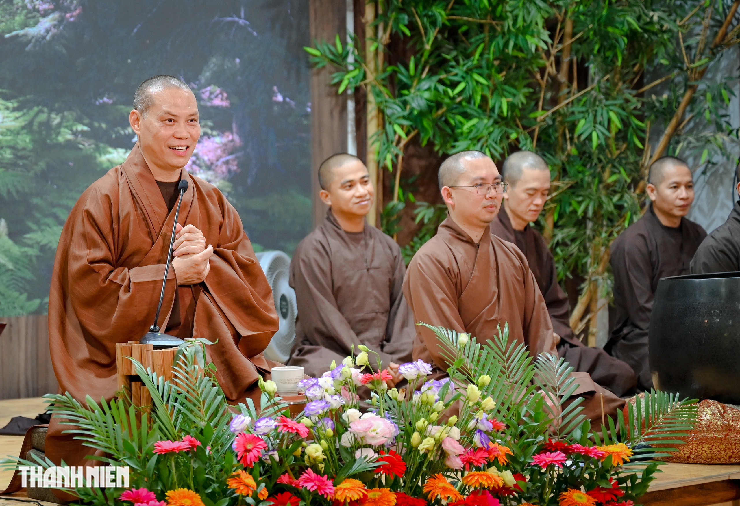 Giỗ tổ H&ugrave;ng Vương: Người d&acirc;n TP.HCM đi ch&ugrave;a, học c&aacute;ch 'quay về với ch&iacute;nh m&igrave;nh'- Ảnh 7.