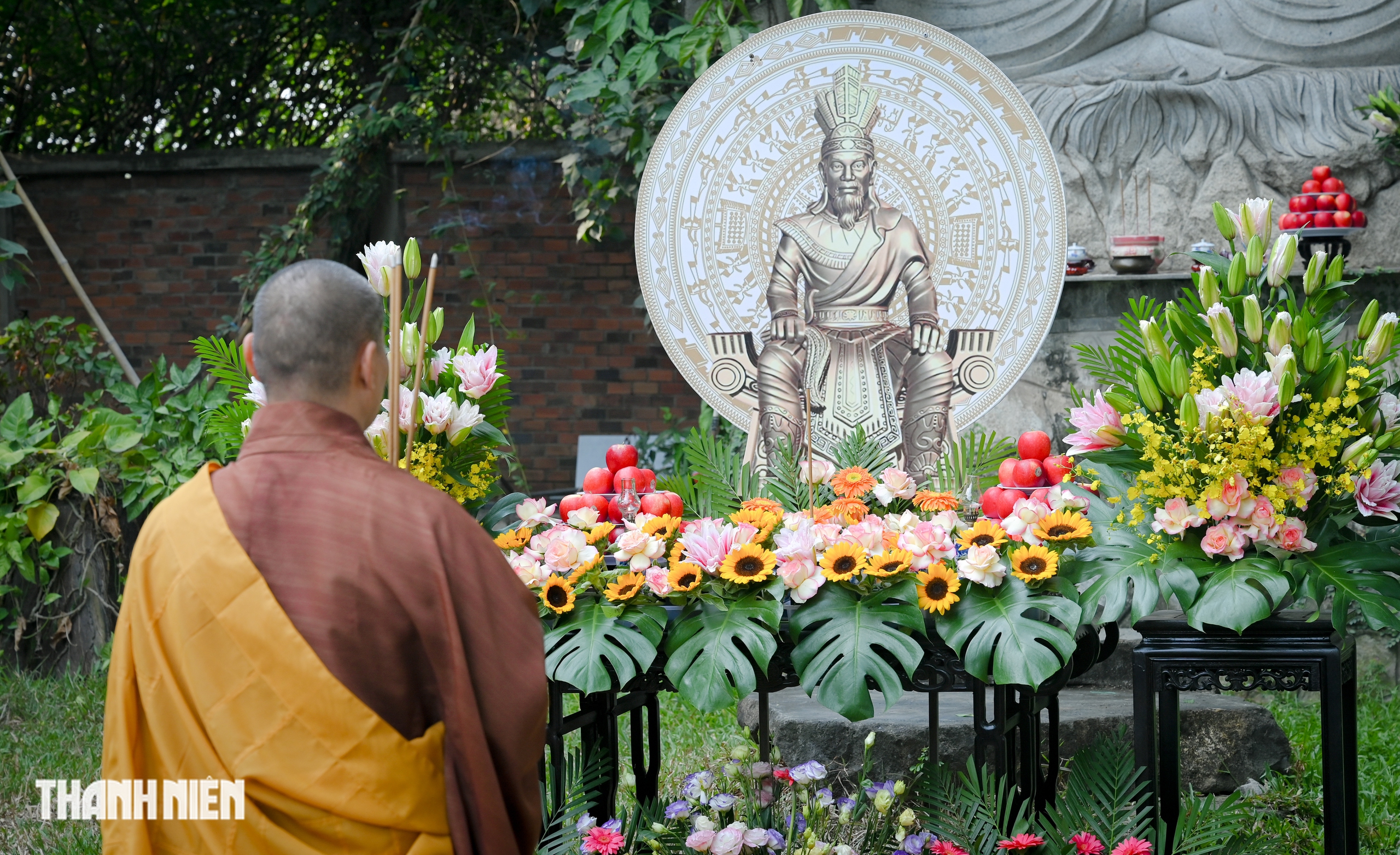 Giỗ tổ H&ugrave;ng Vương: Người d&acirc;n TP.HCM đi ch&ugrave;a, học c&aacute;ch 'quay về với ch&iacute;nh m&igrave;nh'- Ảnh 2.