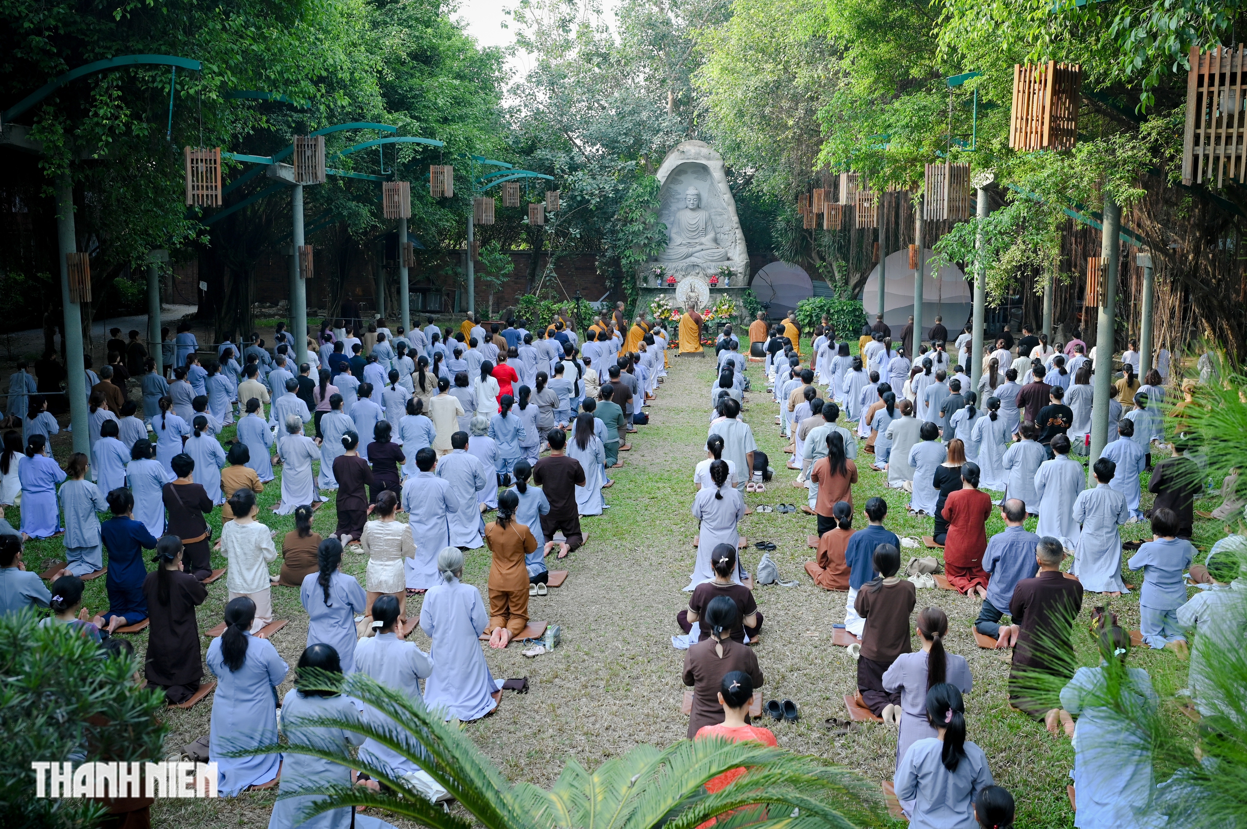 Giỗ tổ H&ugrave;ng Vương: Người d&acirc;n TP.HCM đi ch&ugrave;a, học c&aacute;ch 'quay về với ch&iacute;nh m&igrave;nh'- Ảnh 1.