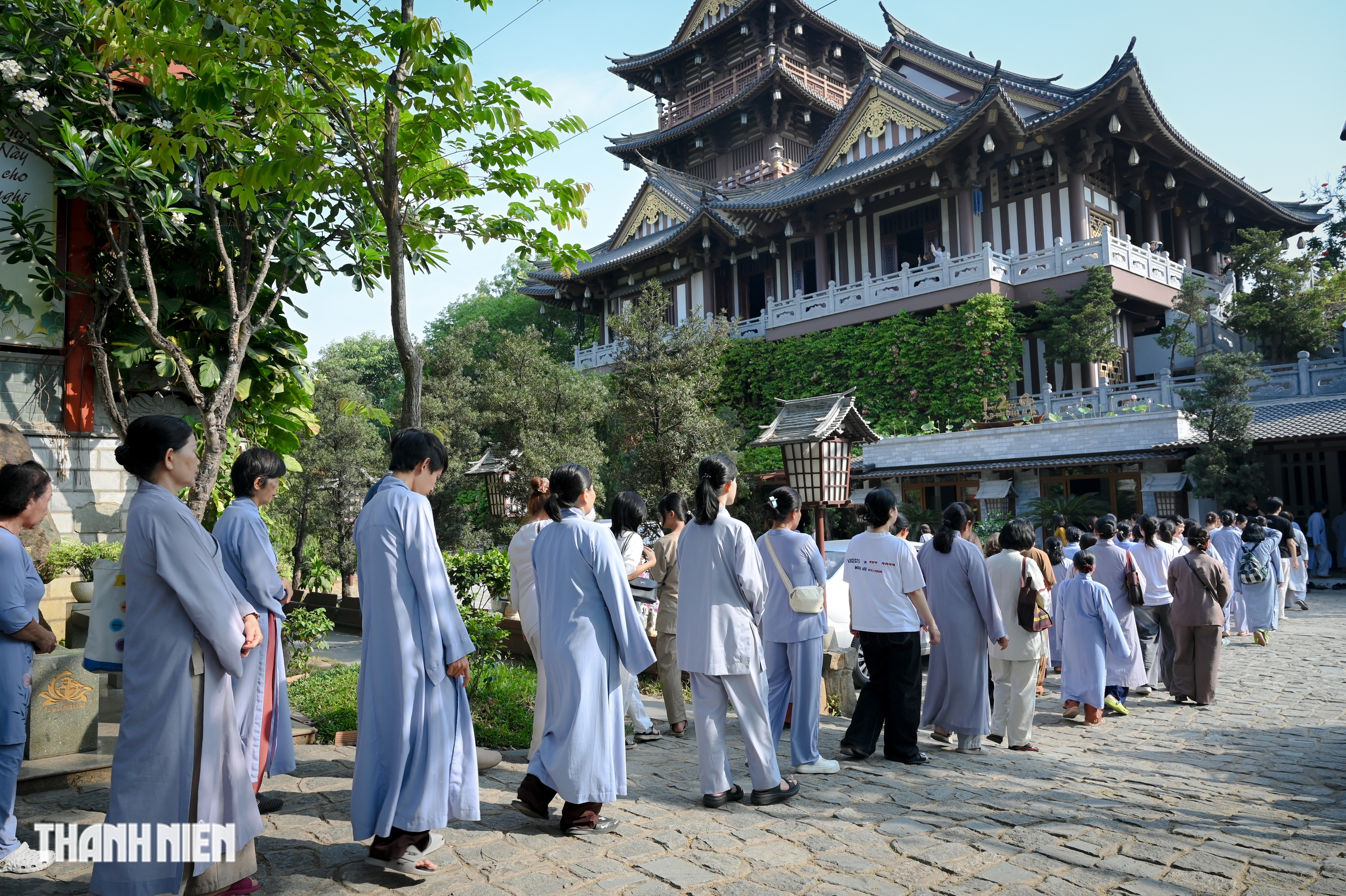 Giỗ tổ H&ugrave;ng Vương: Người d&acirc;n TP.HCM đi ch&ugrave;a, học c&aacute;ch 'quay về với ch&iacute;nh m&igrave;nh'- Ảnh 6.