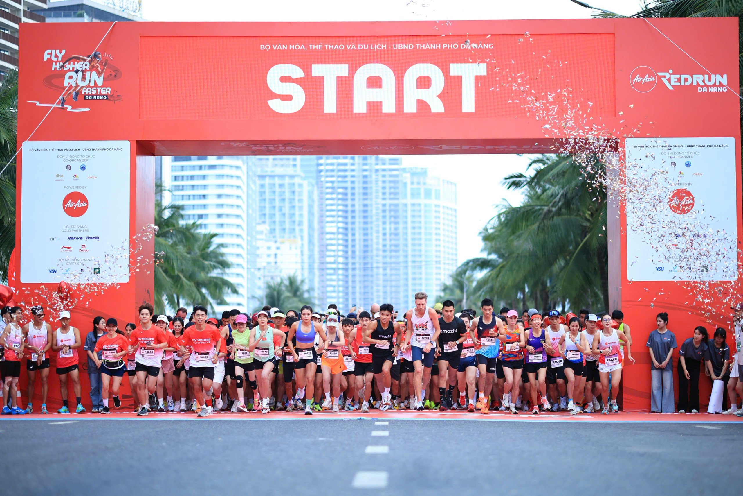 Gần 8.000 runner 'đổ bộ' Đ&agrave; Nẵng, AirAsia RedRun 2026 g&acirc;y sốt ngay m&ugrave;a đầu- Ảnh 2.