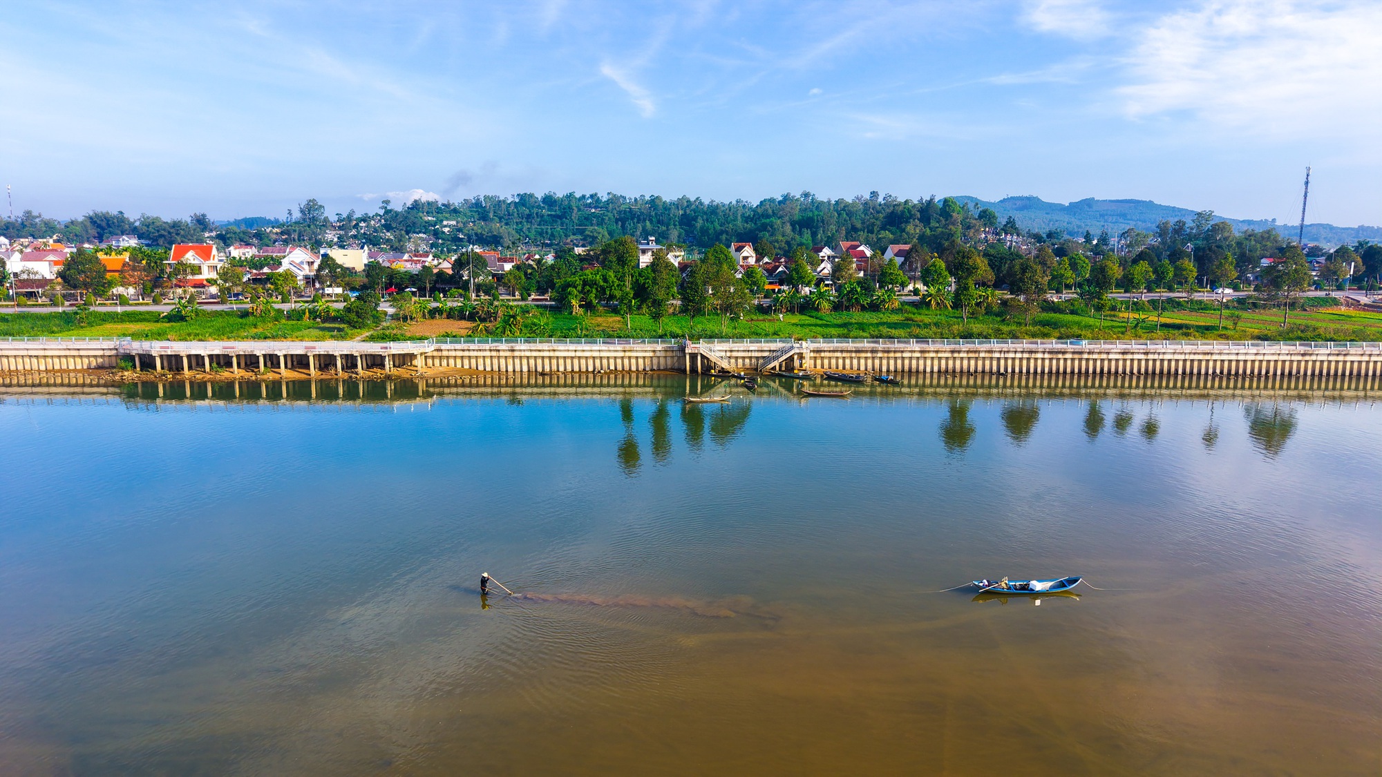 Mưu sinh tr&ecirc;n s&ocirc;ng Tr&agrave;: Săn &ldquo;lộc trời&rdquo; dưới c&aacute;t - Ảnh 5.