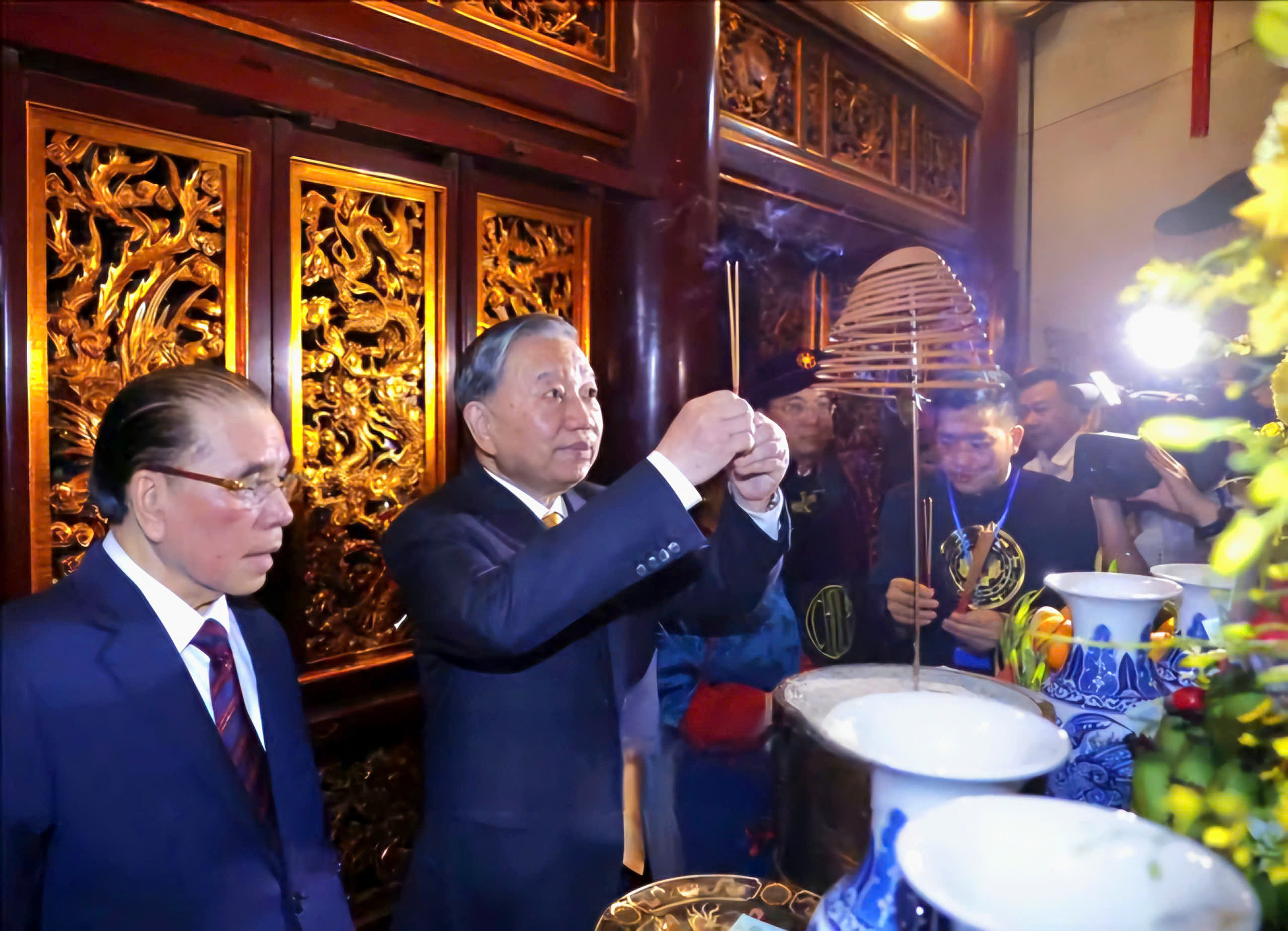 Tổng B&iacute; thư, Chủ tịch nước: 'Mọi đường lối, ch&iacute;nh s&aacute;ch phải hướng về nh&acirc;n d&acirc;n'- Ảnh 1.