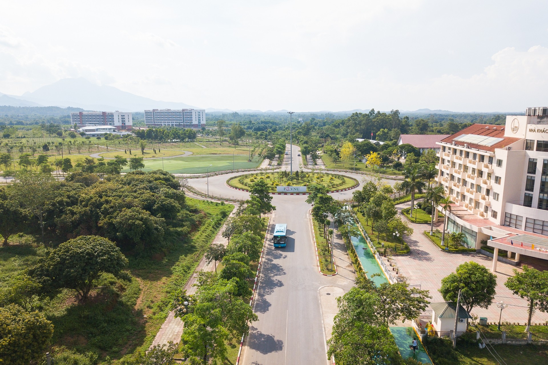 Phong độ trường Việt sau một thập kỷ v&agrave;o c&aacute;c bảng xếp hạng ĐH ch&acirc;u &Aacute; - Ảnh 1.