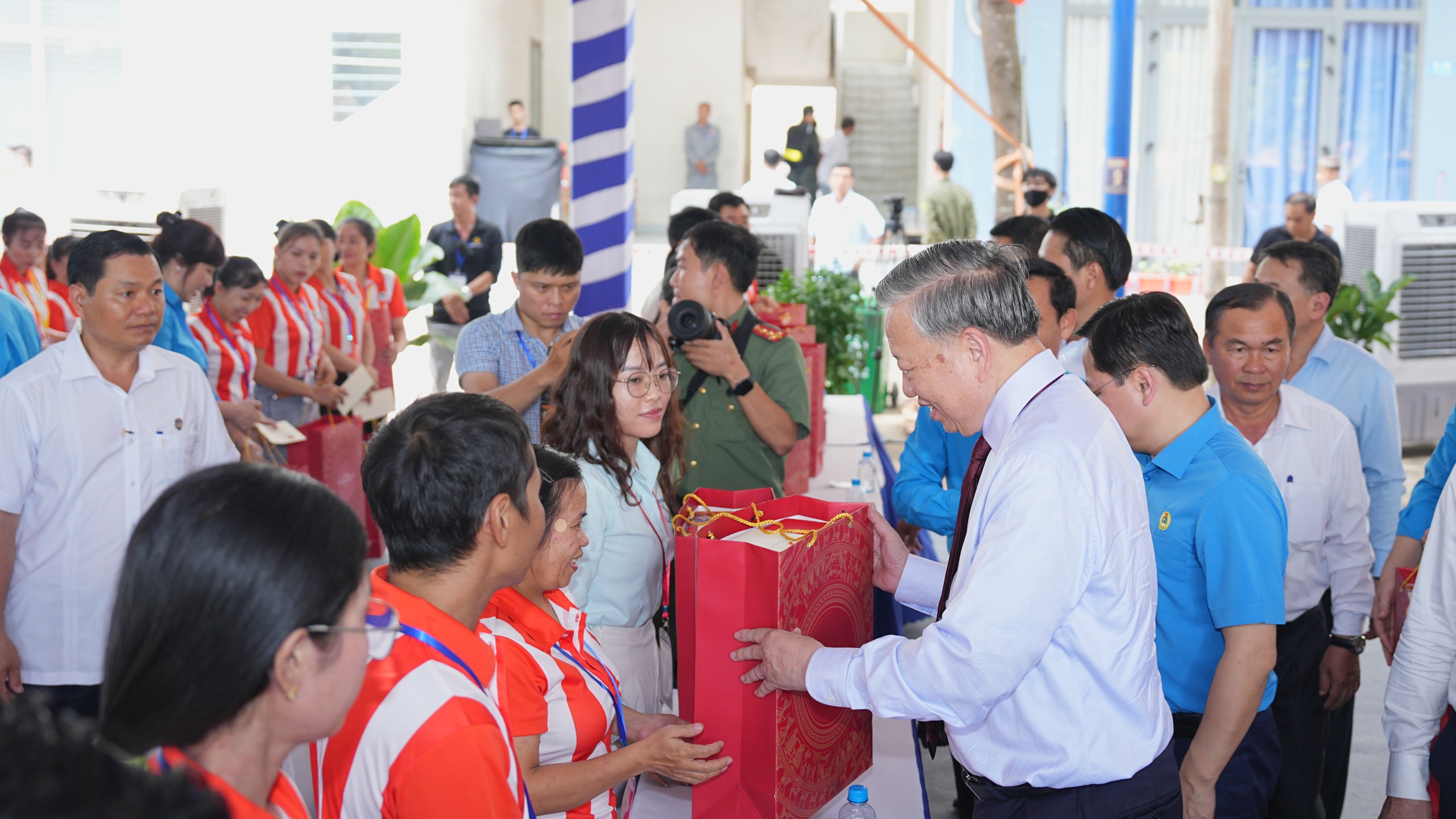 Toàn văn phát biểu của Tổng Bí thư, Chủ tịch nước Tô Lâm với công nhân, người lao động TP.HCM- Ảnh 2.
