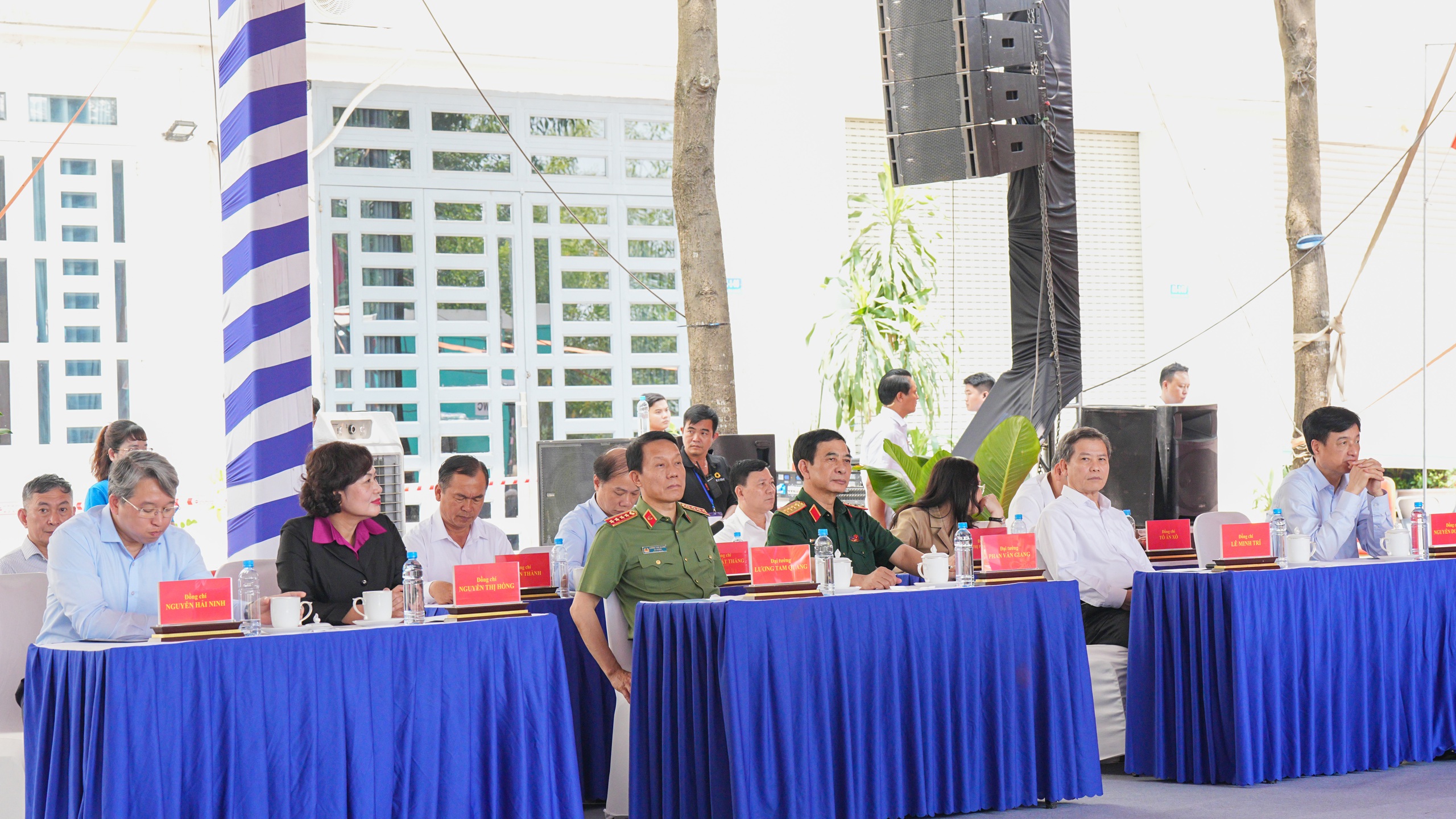 Tổng B&iacute; thư, Chủ tịch nước T&ocirc; L&acirc;m: Chia sẻ với những kh&oacute; khăn của c&ocirc;ng nh&acirc;n - Ảnh 3.