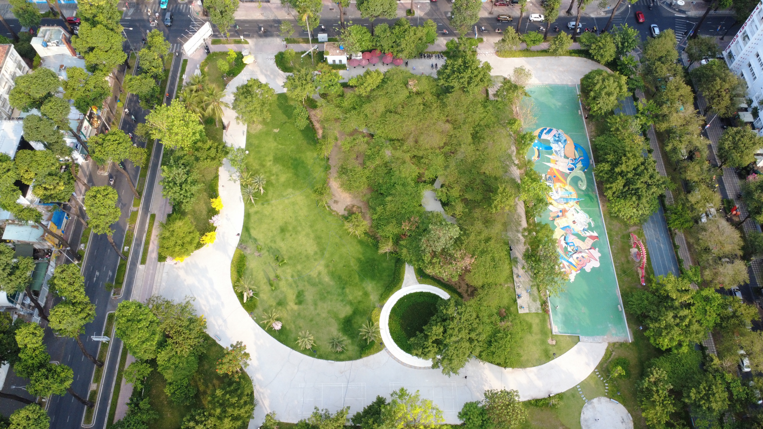 Công viên tạm trên ‘đất vàng’ được ủng hộ, người dân mong duy trì lâu dài - Ảnh 1.