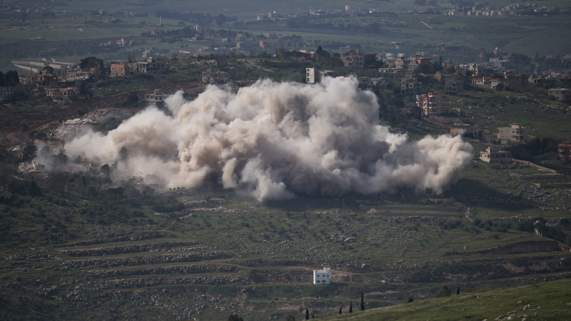 M&aacute;y bay kh&ocirc;ng người l&aacute;i của Hezbollah nhắm mục ti&ecirc;u v&agrave;o trực thăng Israel - Ảnh 1.