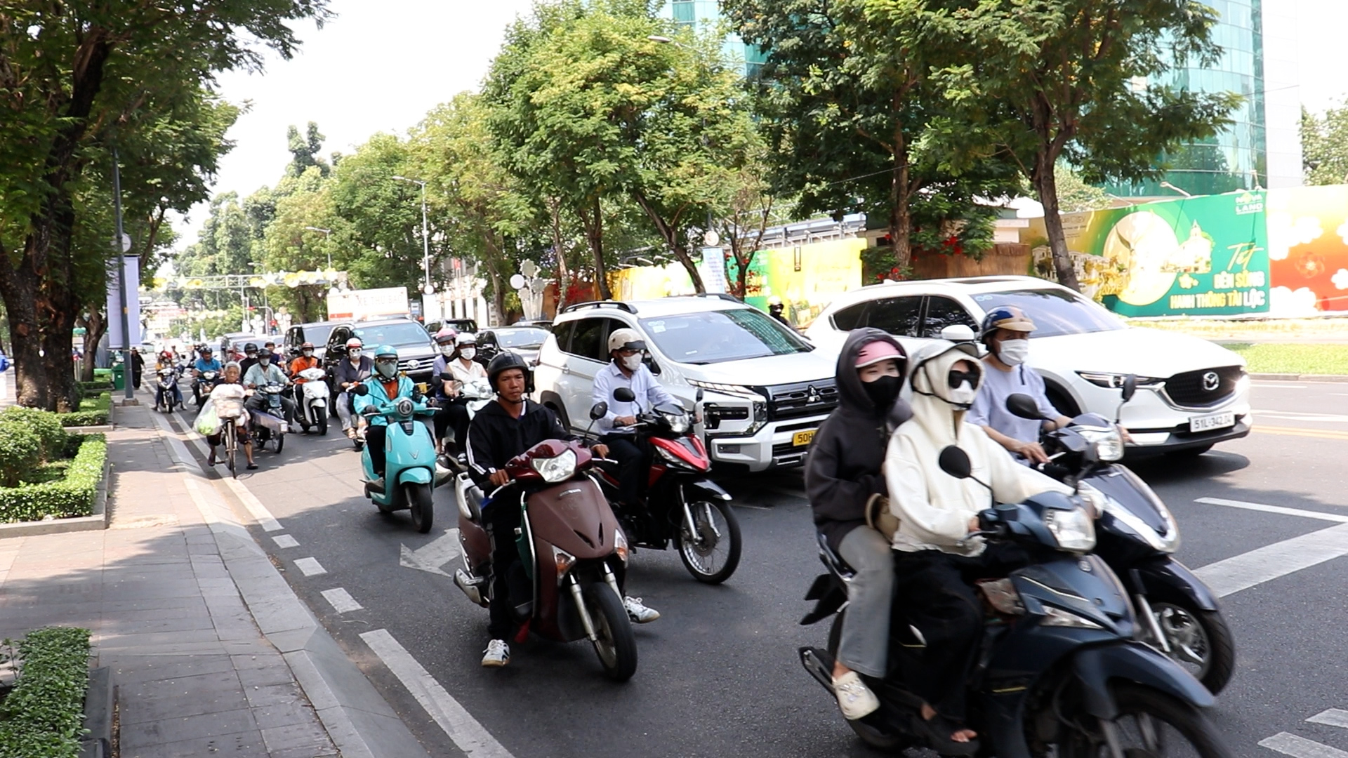 Hiến kế ph&aacute;t triển đ&ocirc; thị tại TP.HCM &ndash; Kỳ 1: Người d&acirc;n mong mỏi th&ecirc;m mảng xanh- Ảnh 1.