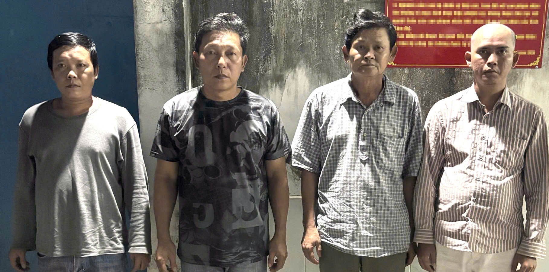 Lừa đảo bán ‘đồng đen’ 300 tỉ đồng, nhận 300 triệu tiền cọc rồi bỏ - Ảnh 2.