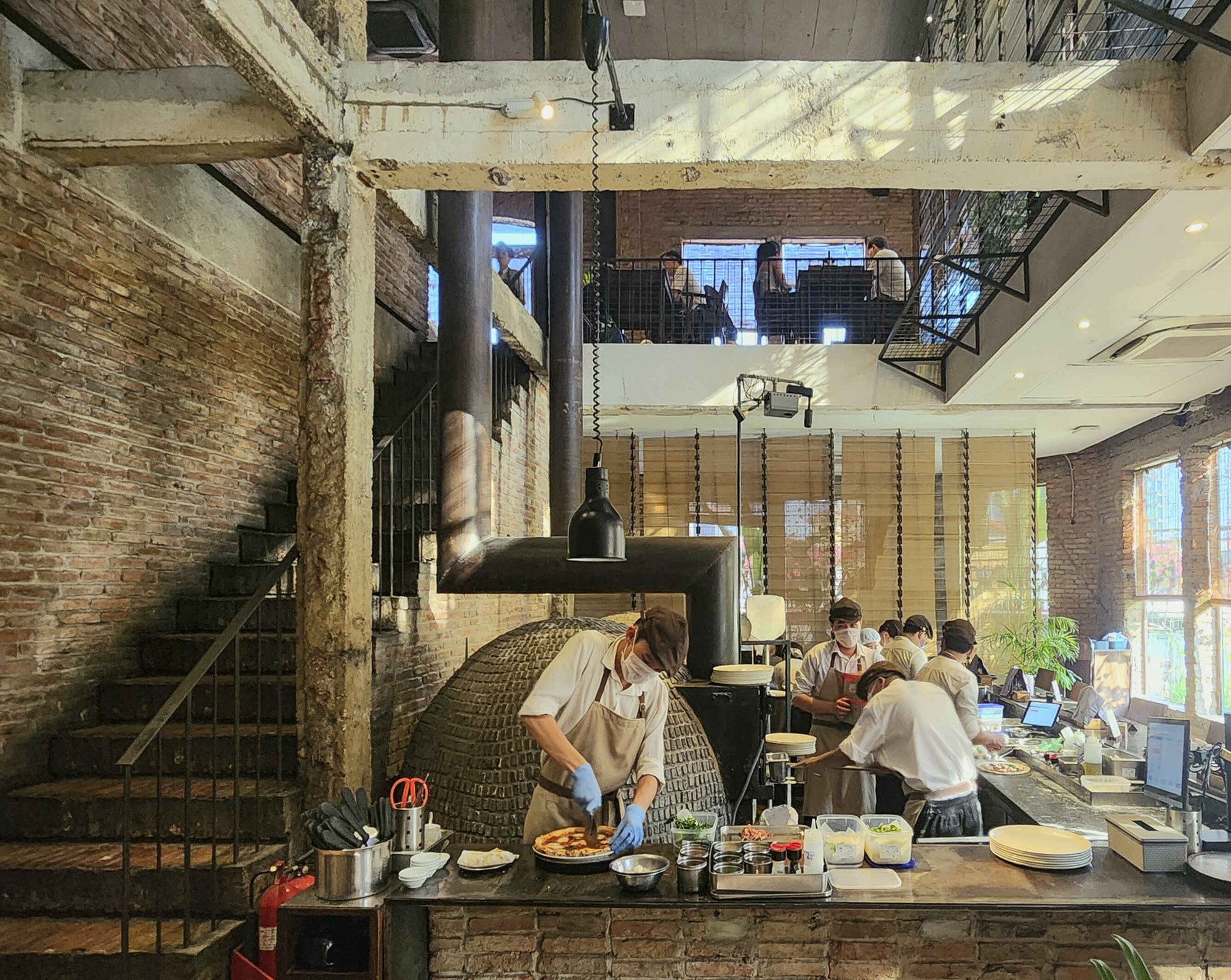 Điểm hẹn đờn ca t&agrave;i tử xưa b&ecirc;n h&ocirc;ng chợ Bến Th&agrave;nh- Ảnh 2.