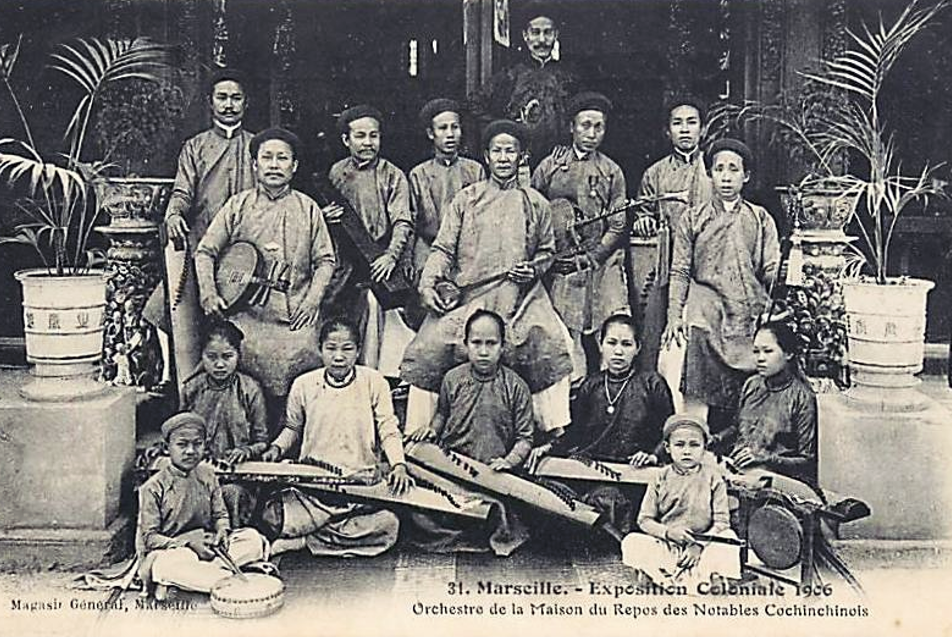 Điểm hẹn đờn ca t&agrave;i tử xưa b&ecirc;n h&ocirc;ng chợ Bến Th&agrave;nh- Ảnh 3.