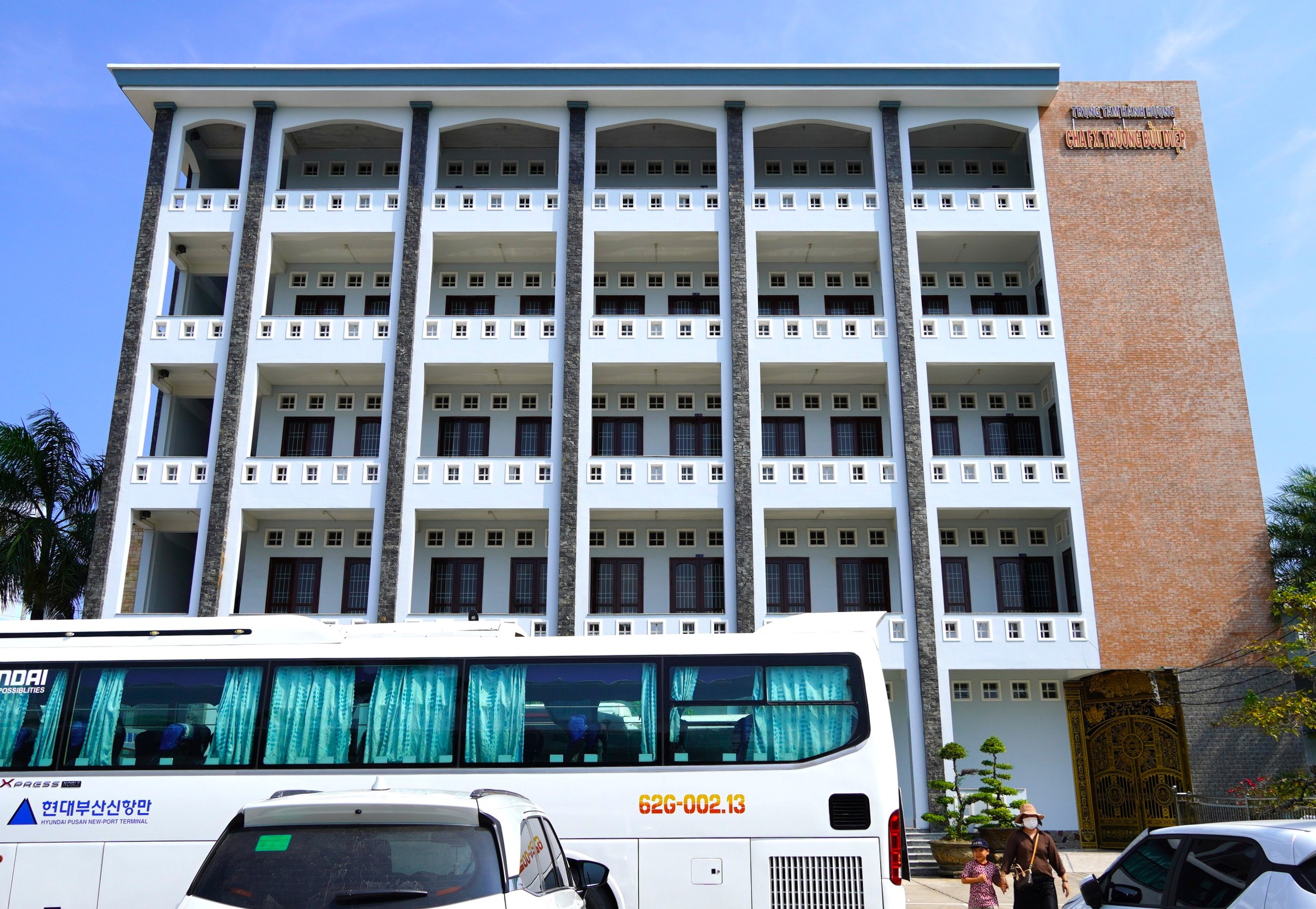 Nh&agrave; thờ Tắc Sậy điểm h&agrave;nh hương nổi tiếng trước th&aacute;nh lễ tuy&ecirc;n phong Ch&acirc;n phước - Ảnh 10.