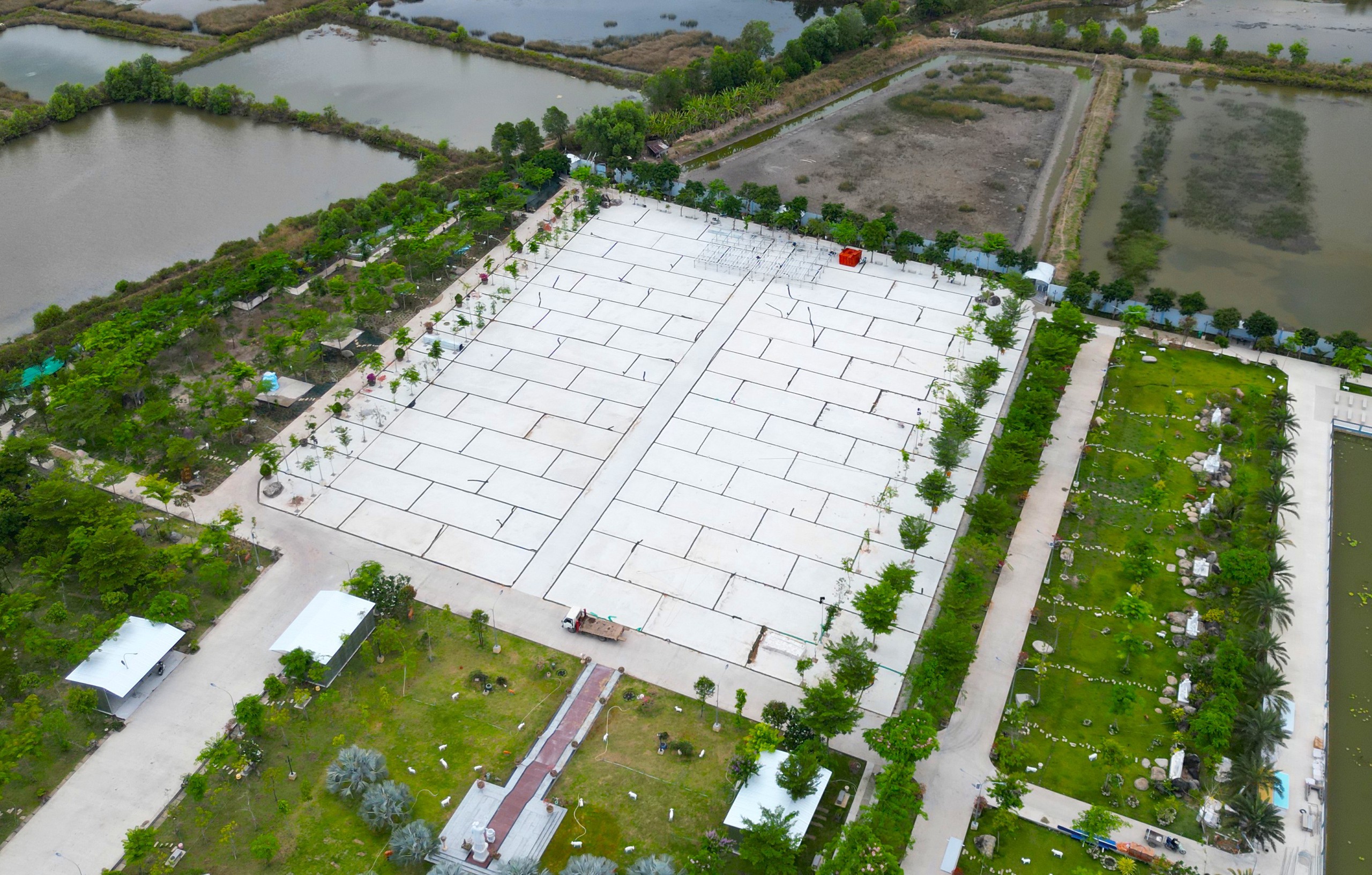 Nh&agrave; thờ Tắc Sậy điểm h&agrave;nh hương nổi tiếng trước th&aacute;nh lễ tuy&ecirc;n phong Ch&acirc;n phước - Ảnh 11.