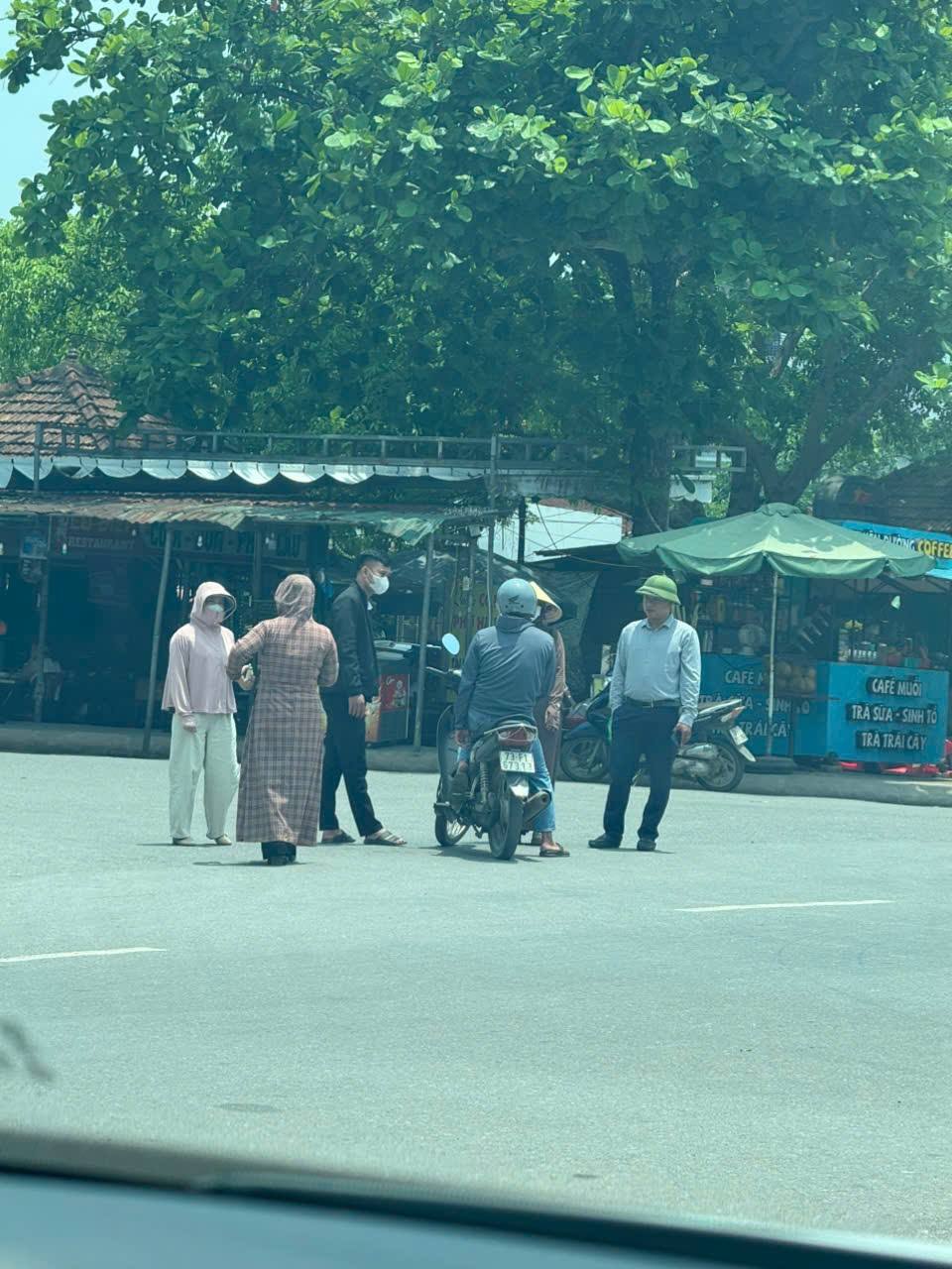 Dẹp nạn 'cò vạc' trước cửa ngõ di sản Phong Nha- Ảnh 4. Dẹp nạn 'cò vạc' trước cửa ngõ di sản Phong Nha- Ảnh 4.