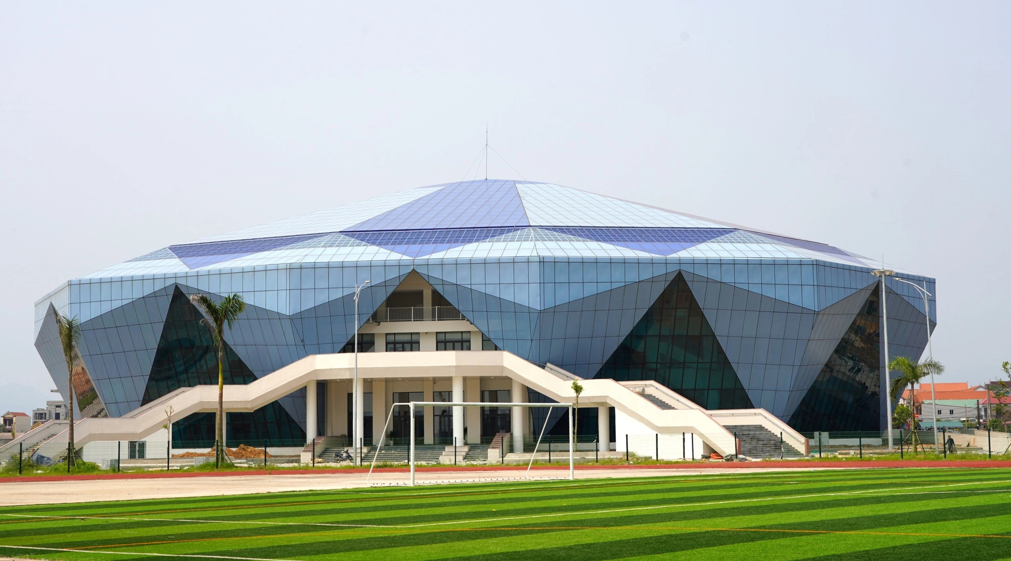 Ngắm 'vi&ecirc;n kim cương xanh' 340 tỉ đồng ở Quảng Trị- Ảnh 1.