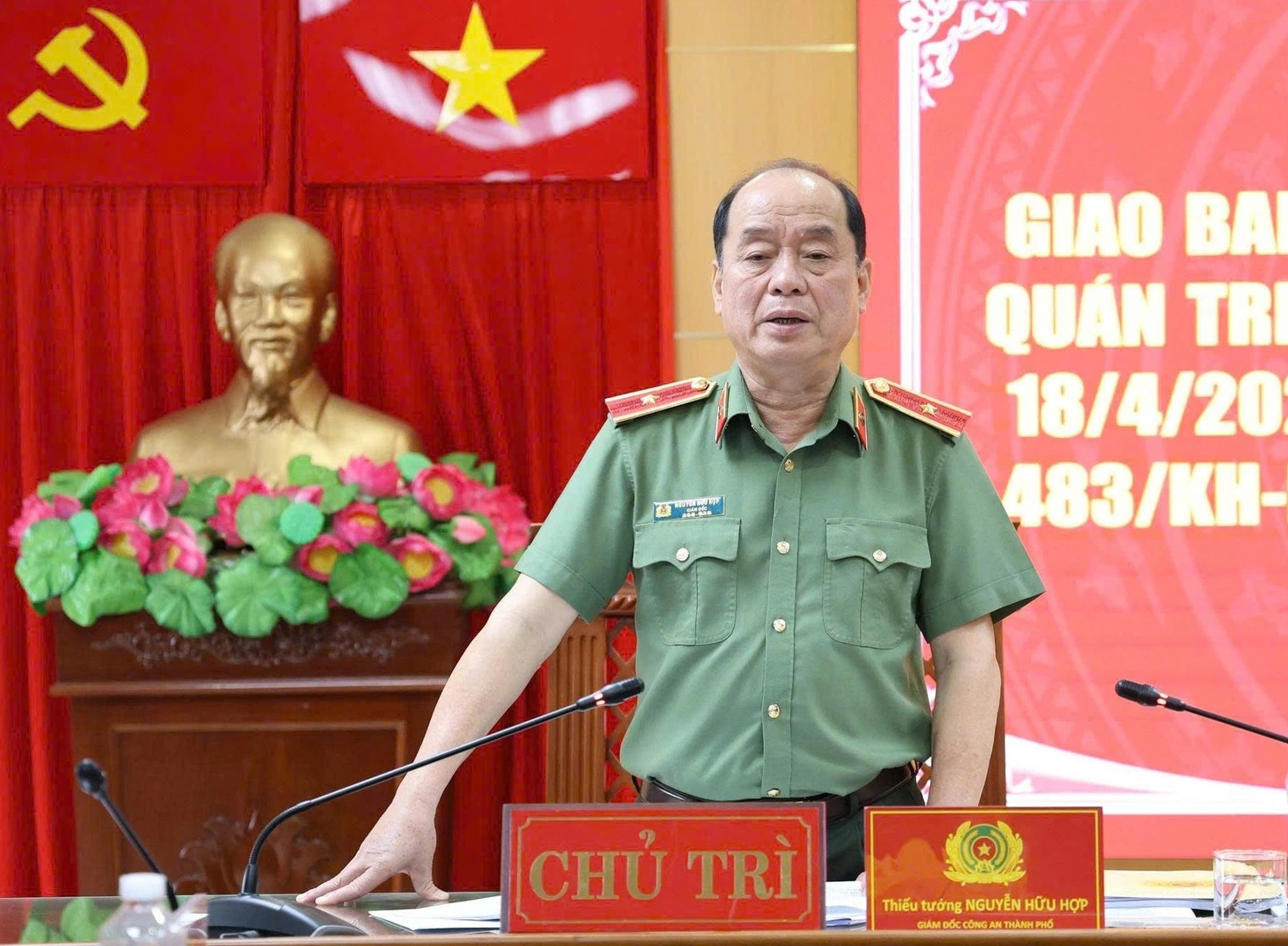 Công an Đà Nẵng đồng loạt siết chặt an ninh, giữ bình yên mùa lễ hội - Ảnh 1.