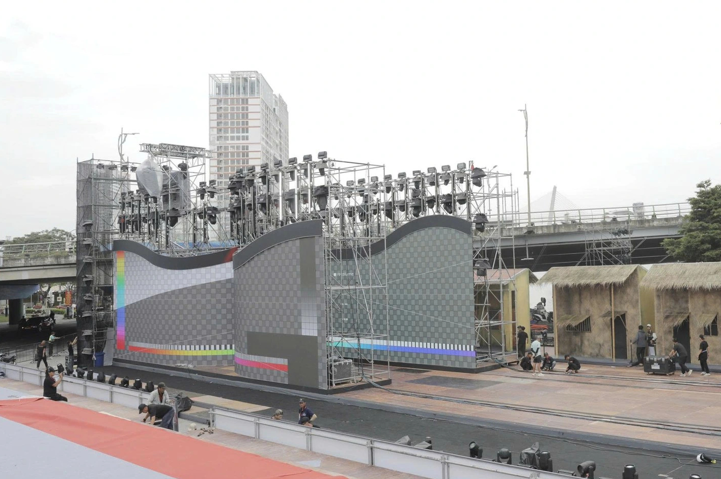 Đi Đ&agrave; Nẵng dịp lễ 30.4-1.5: Đừng bỏ lỡ Gala 'Tổ quốc b&igrave;nh y&ecirc;n' cực ho&agrave;nh tr&aacute;ng - Ảnh 2.