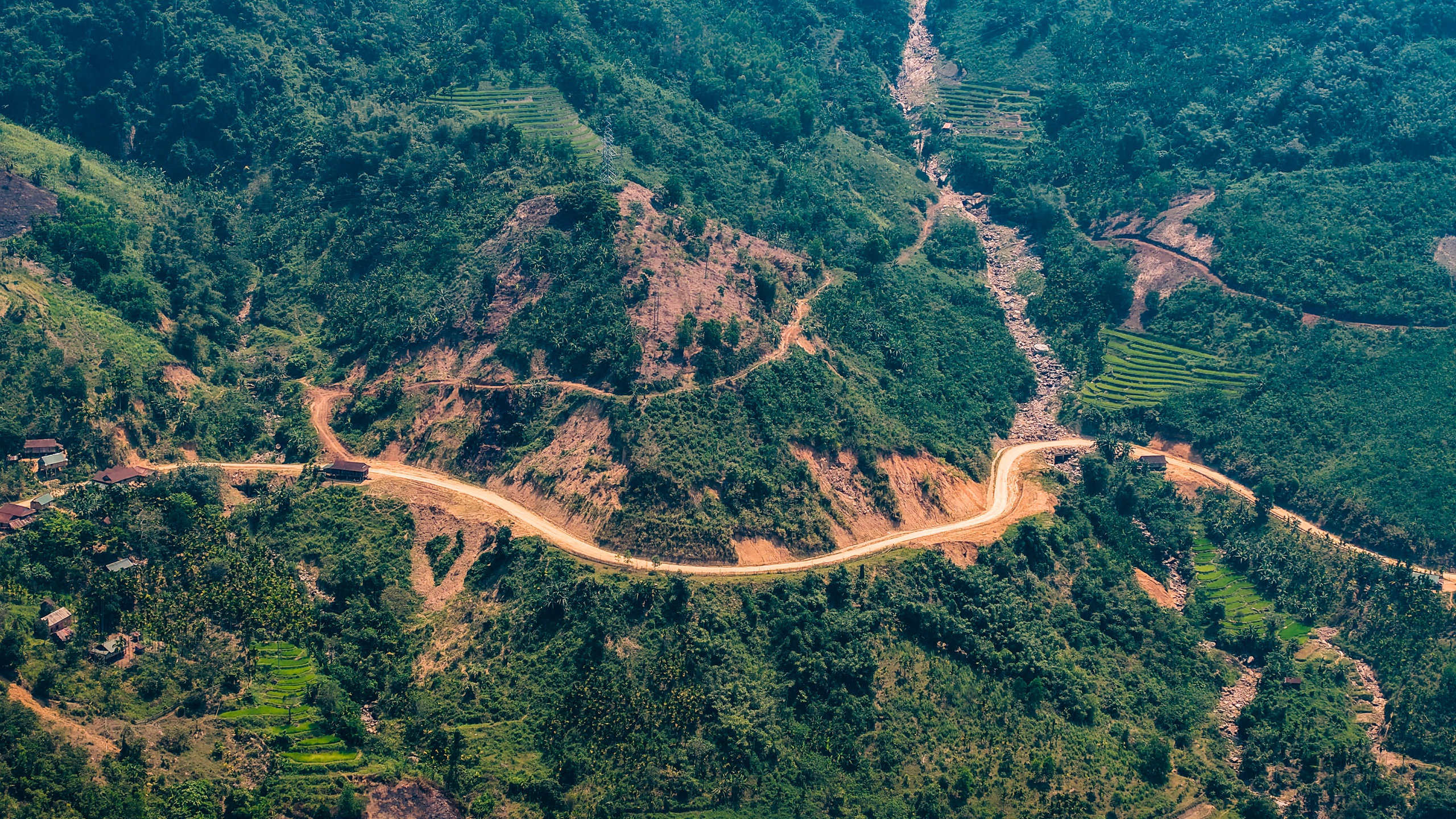 'Ổ voi' bủa vây tỉnh lộ 623 ở Quảng Ngãi: 4 km ám ảnh người đi đường- Ảnh 7.