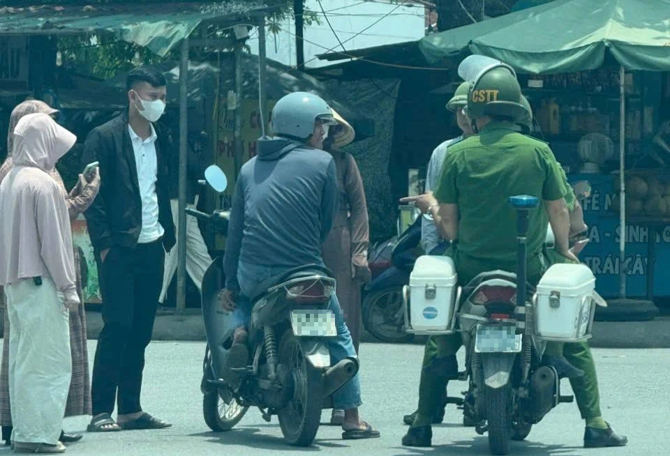 Dẹp nạn 'cò vạc' trước cửa ngõ di sản Phong Nha- Ảnh 6. Dẹp nạn 'cò vạc' trước cửa ngõ di sản Phong Nha- Ảnh 6.