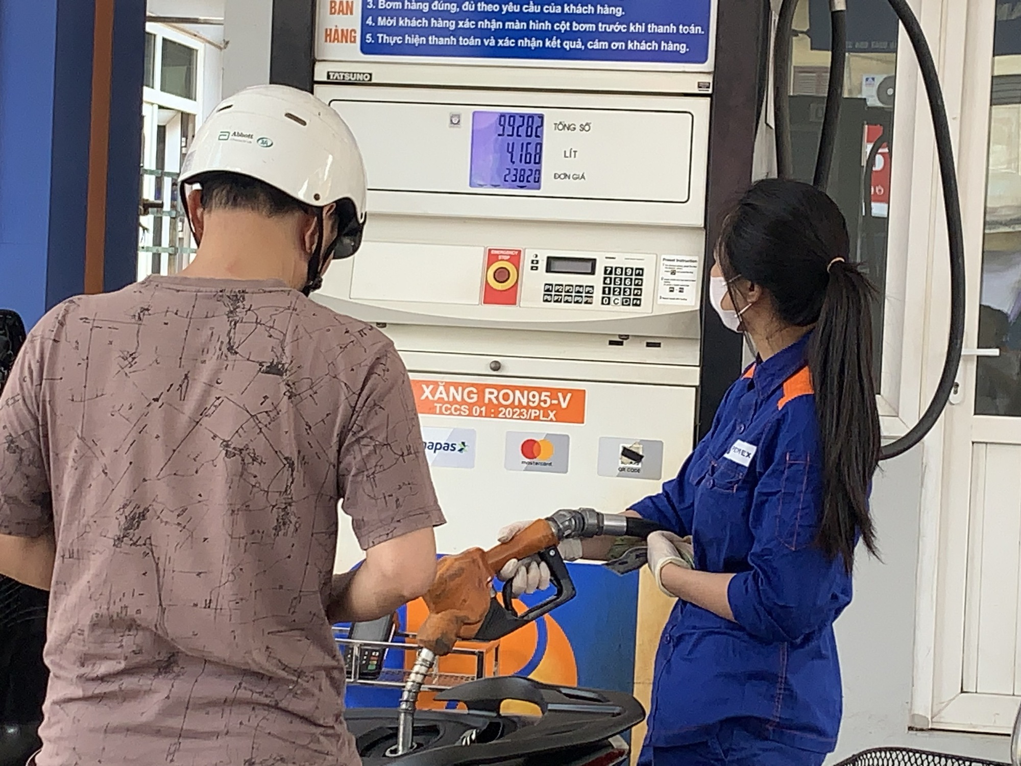 Chính thức bỏ dầu hỏa trong điều hành giá xăng dầu định kỳ - Ảnh 1.