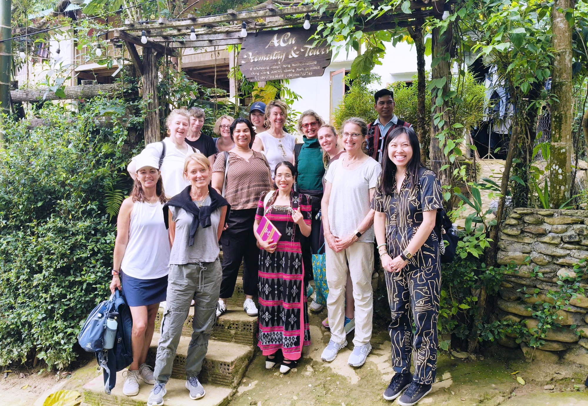 Chung d&ograve;ng m&aacute;u Lạc Hồng: Đưa văn h&oacute;a l&agrave;ng ra thế giới - Ảnh 1.