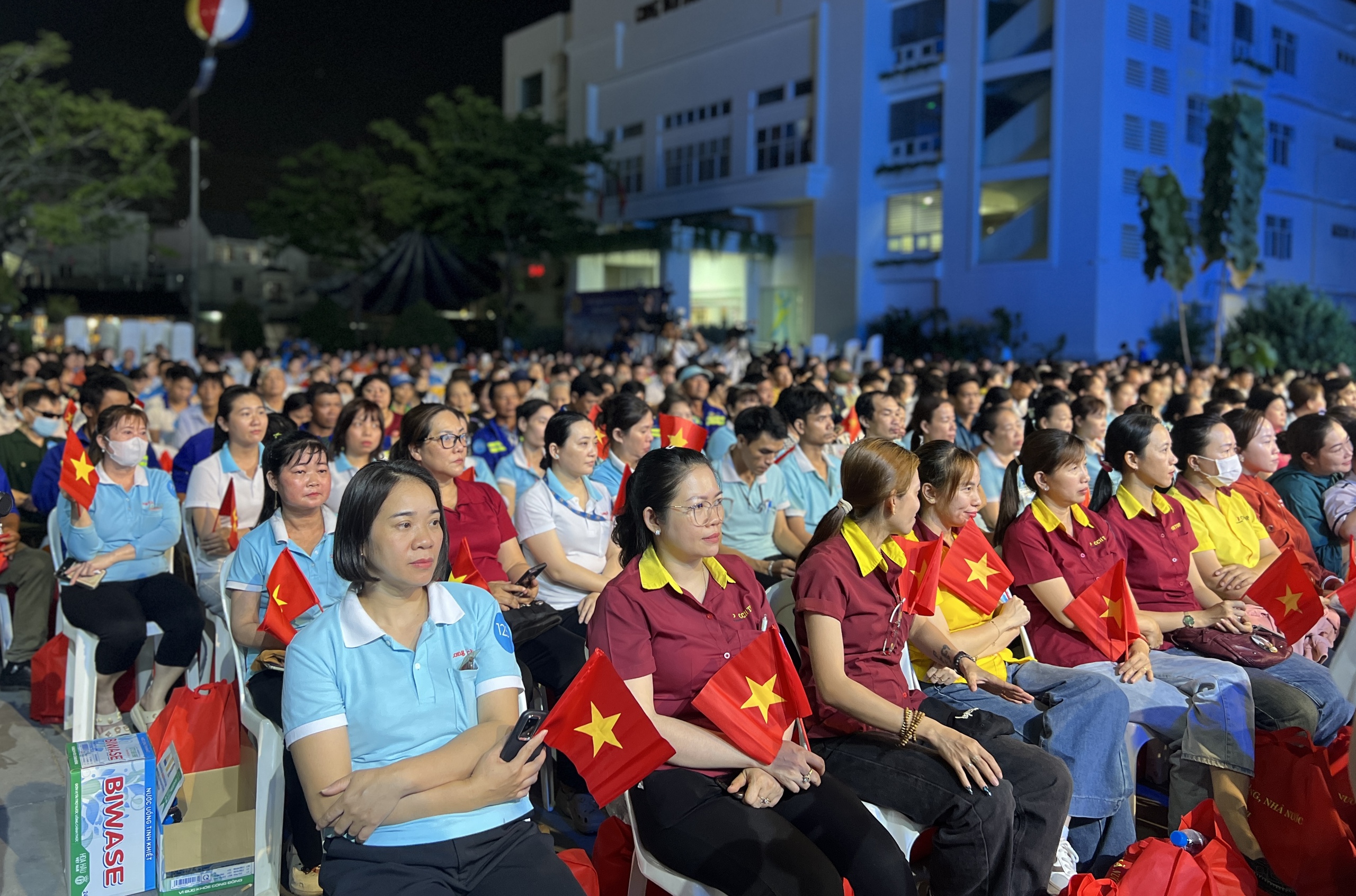 Khai mạc Tháng Công nhân: Tặng 12 'mái ấm Công đoàn cho' người lao động- Ảnh 5.