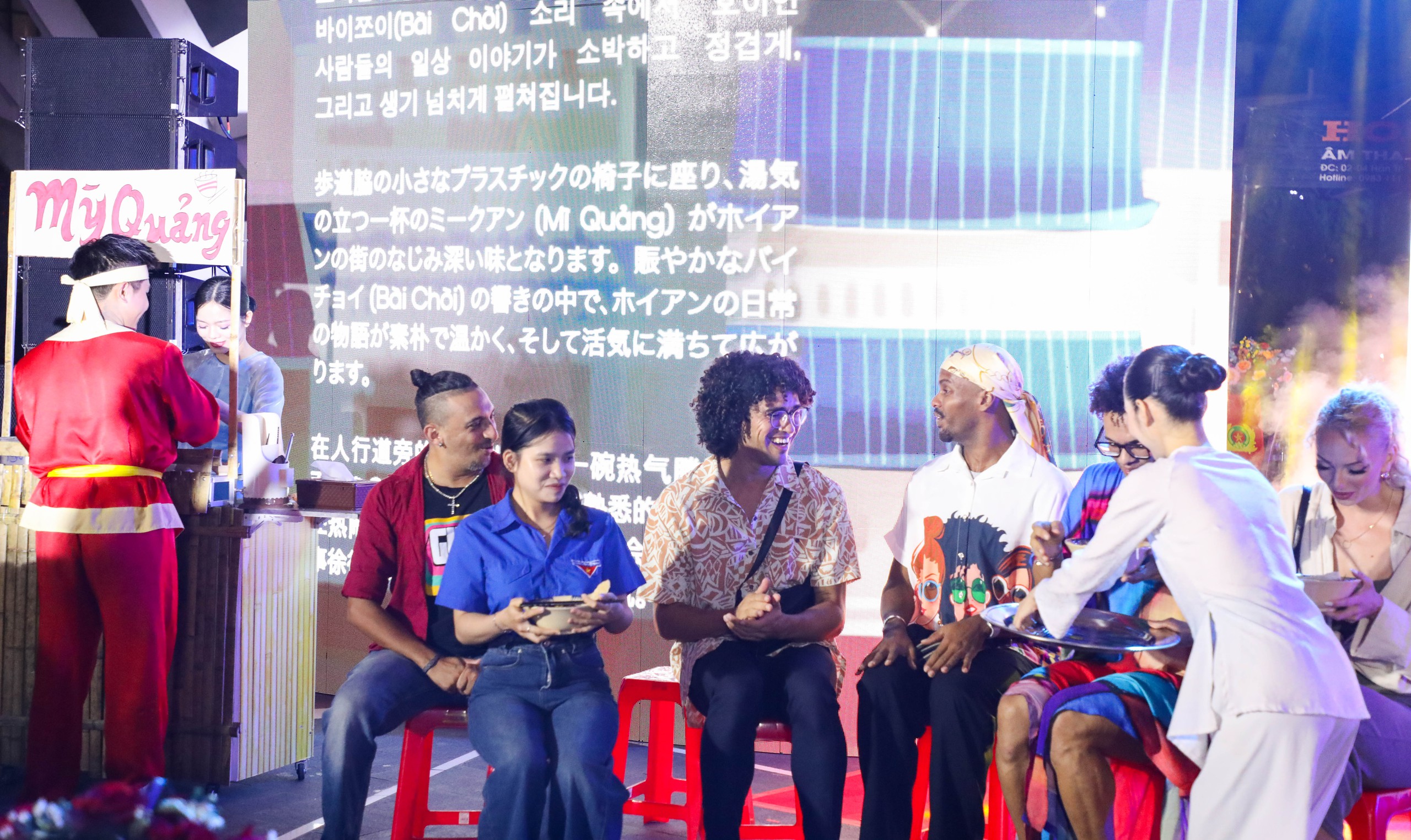 Kh&ocirc;ng gian văn h&oacute;a 3 miền hội tụ tại chuỗi chương tr&igrave;nh 'Tổ quốc b&igrave;nh y&ecirc;n' - Ảnh 4.