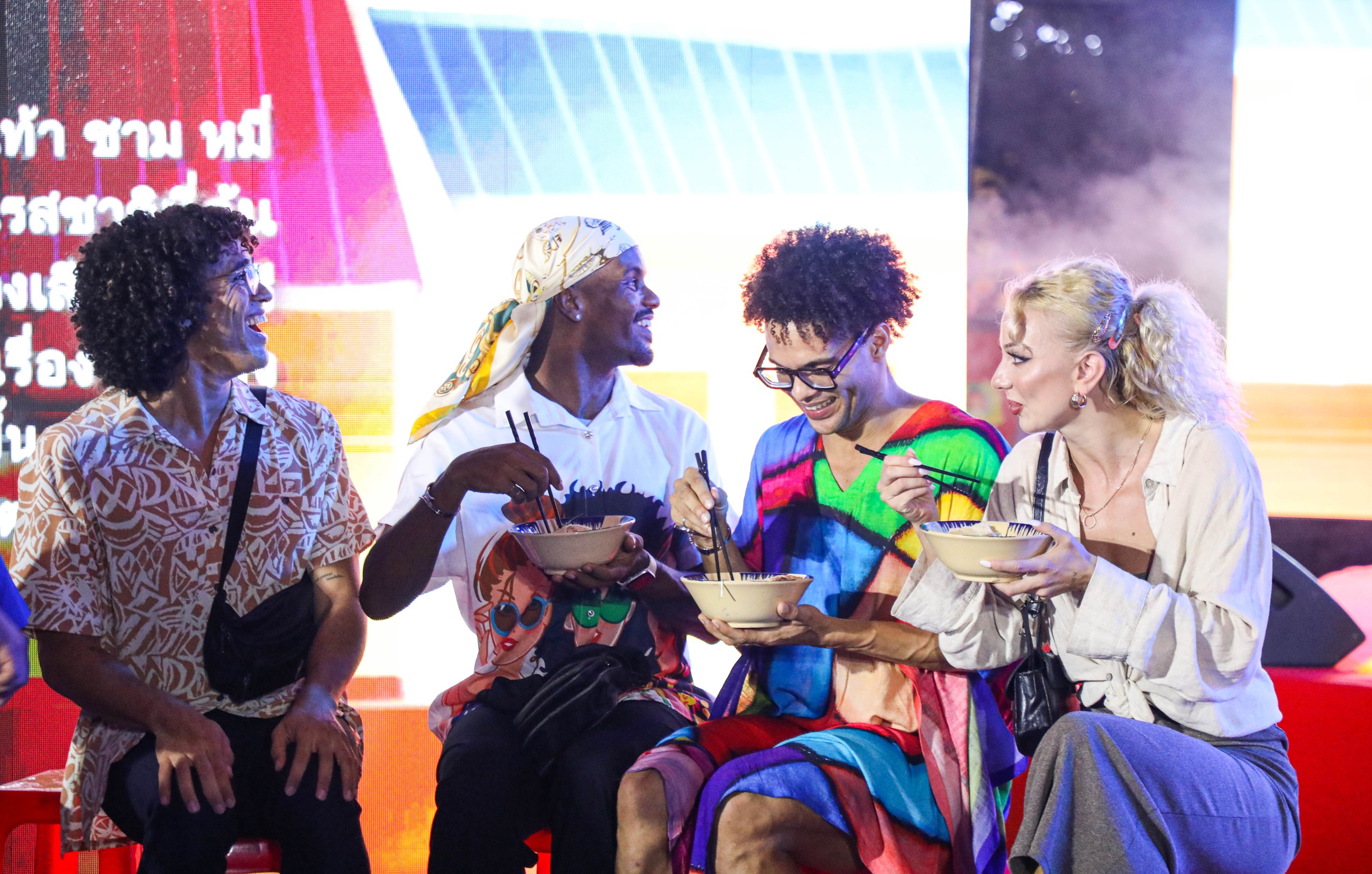 Kh&ocirc;ng gian văn h&oacute;a 3 miền hội tụ tại chuỗi chương tr&igrave;nh 'Tổ quốc b&igrave;nh y&ecirc;n' - Ảnh 5.