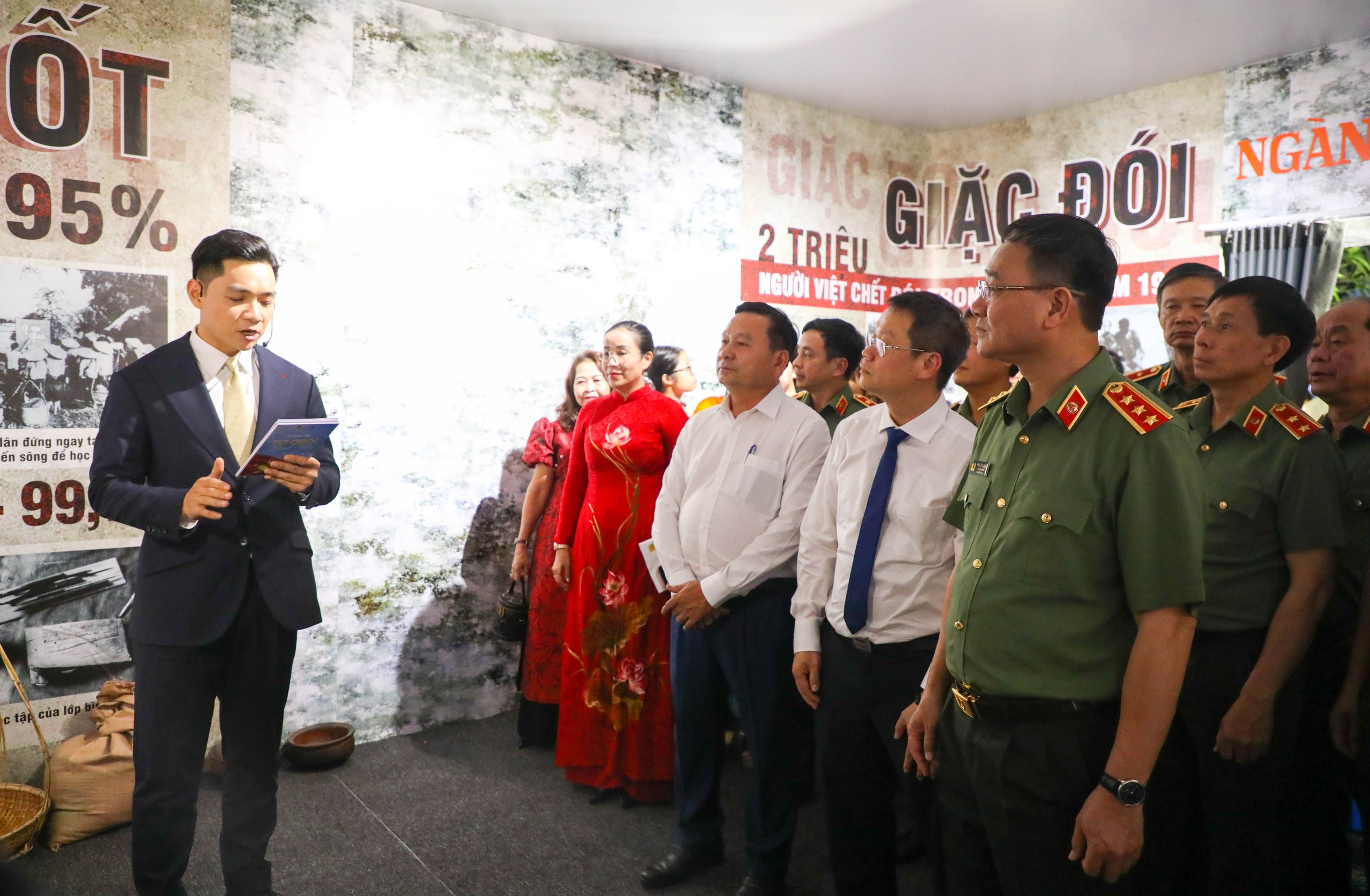 Kh&ocirc;ng gian văn h&oacute;a 3 miền hội tụ tại chuỗi chương tr&igrave;nh 'Tổ quốc b&igrave;nh y&ecirc;n' - Ảnh 10.