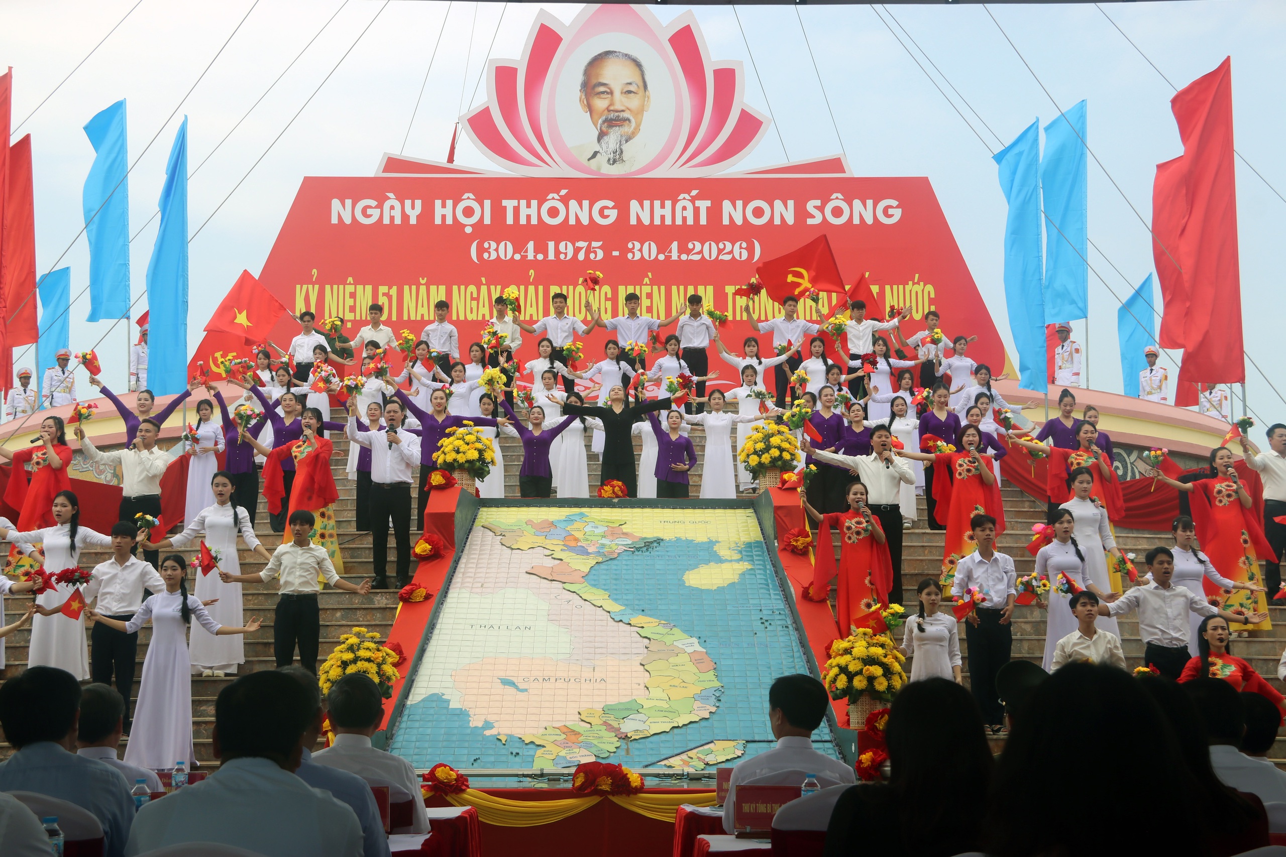 Tổng Bí thư, Chủ tịch nước Tô Lâm dự lễ thượng cờ 'Thống nhất non sông'- Ảnh 1.