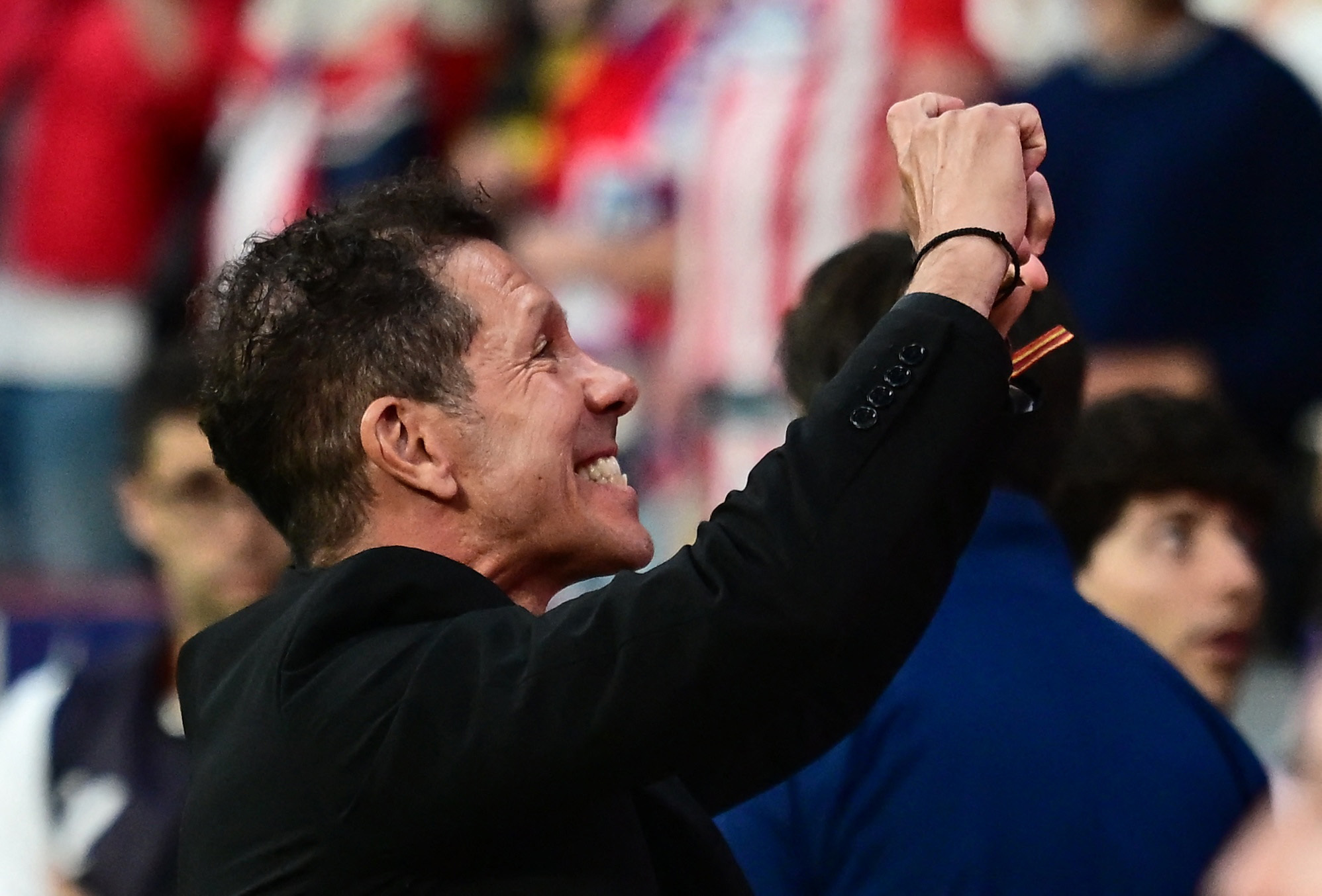 VAR g&acirc;y tranh c&atilde;i, Arsenal h&ograve;a Atletico Madrid ở trận b&aacute;n kết Champions League to&agrave;n phạt đền - Ảnh 1.