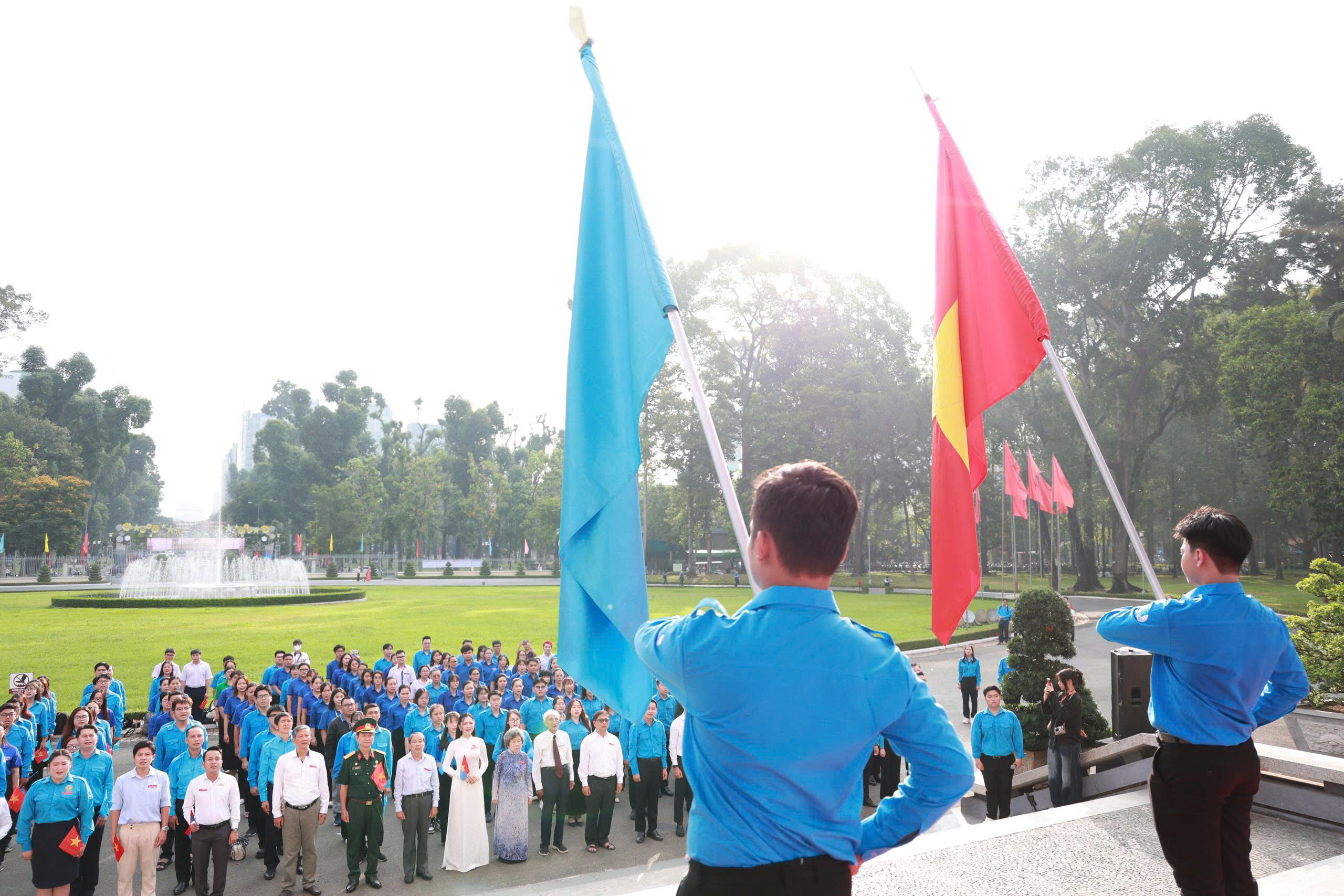 51 năm đất nước thống nhất: Lễ ch&agrave;o cờ đặc biệt tại Dinh Độc Lập  - Ảnh 2.
